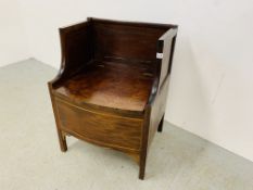 A VICTORIAN MAHOGANY COMMODE WITH INLAY DETAIL AND LINER