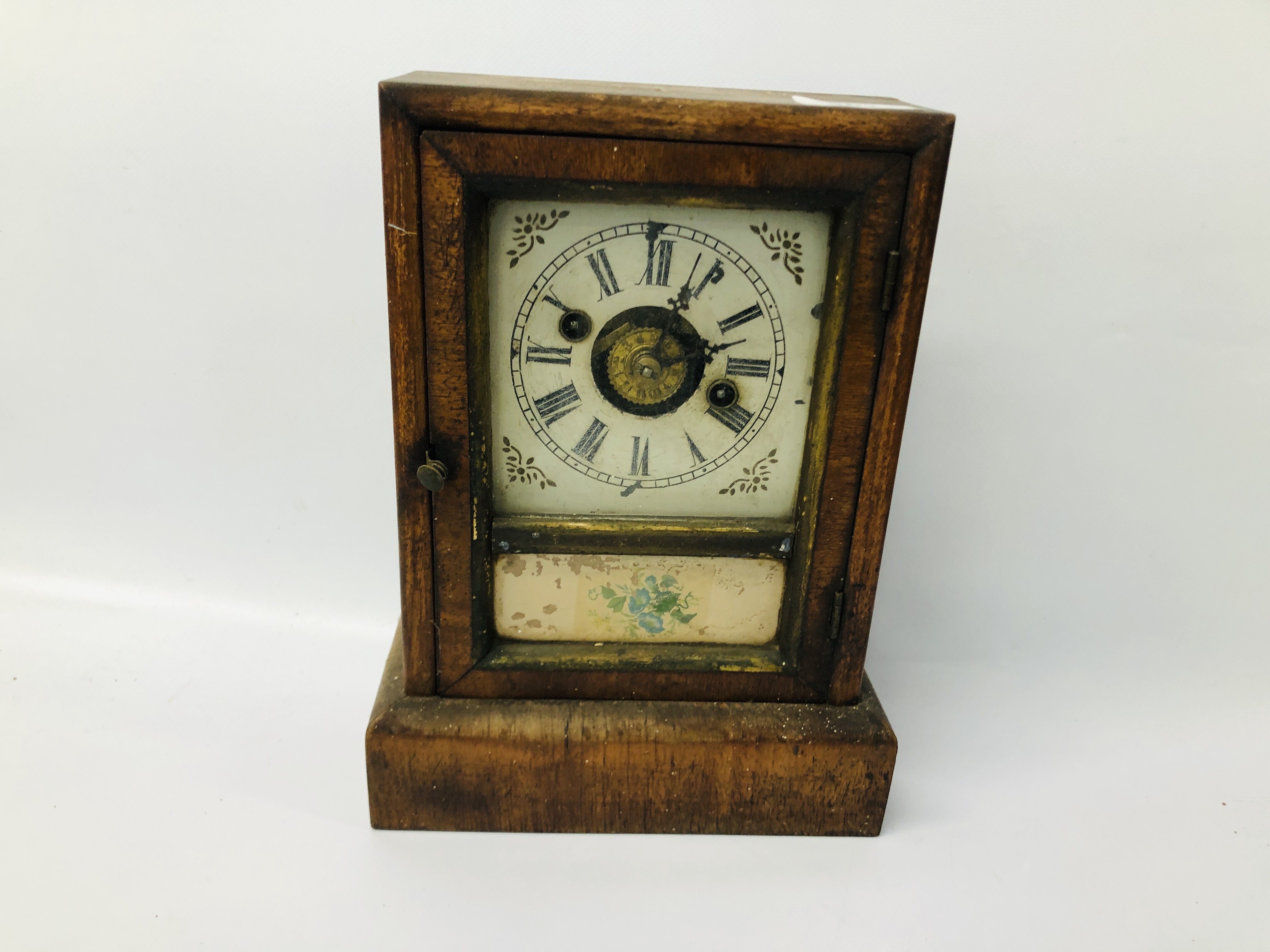 VINTAGE COLLECTABLES TO INCLUDE DESK STAND, STRIKING MANTEL CLOCK, INLAID MAHOGANY SEWING BOX, - Image 27 of 37