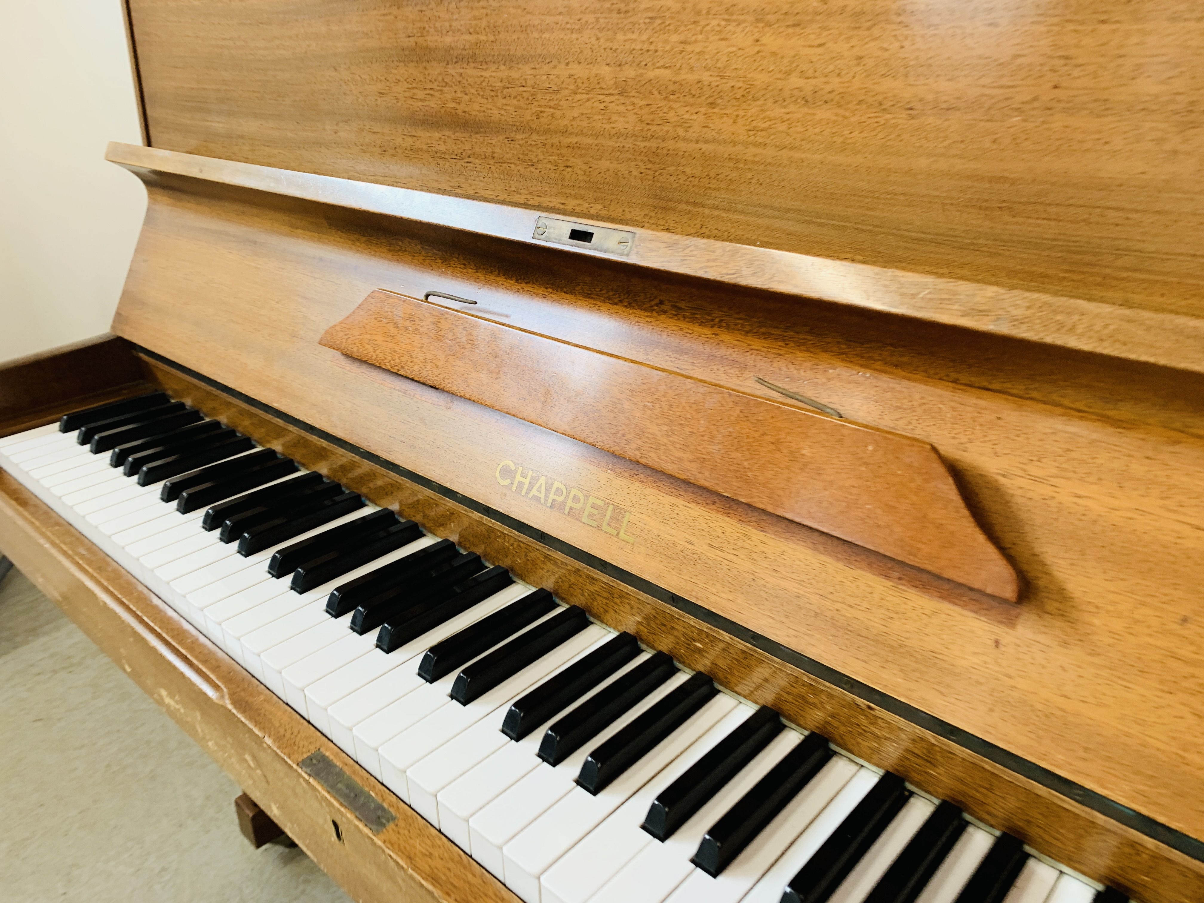 A CHAPPELL UPRIGHT OVERSTRUNG PIANO - Image 7 of 16