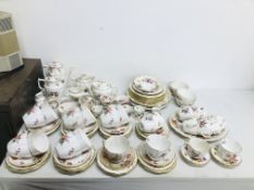 EXTENSIVE COLLECTION OF ROYAL CROWN DERBY "DERBY POSIES" TEA,