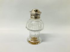 IMPRESSIVE CUT GLASS SUGAR CASTOR WITH SILVER TOP, LONDON ASSAY H 15.5CM.