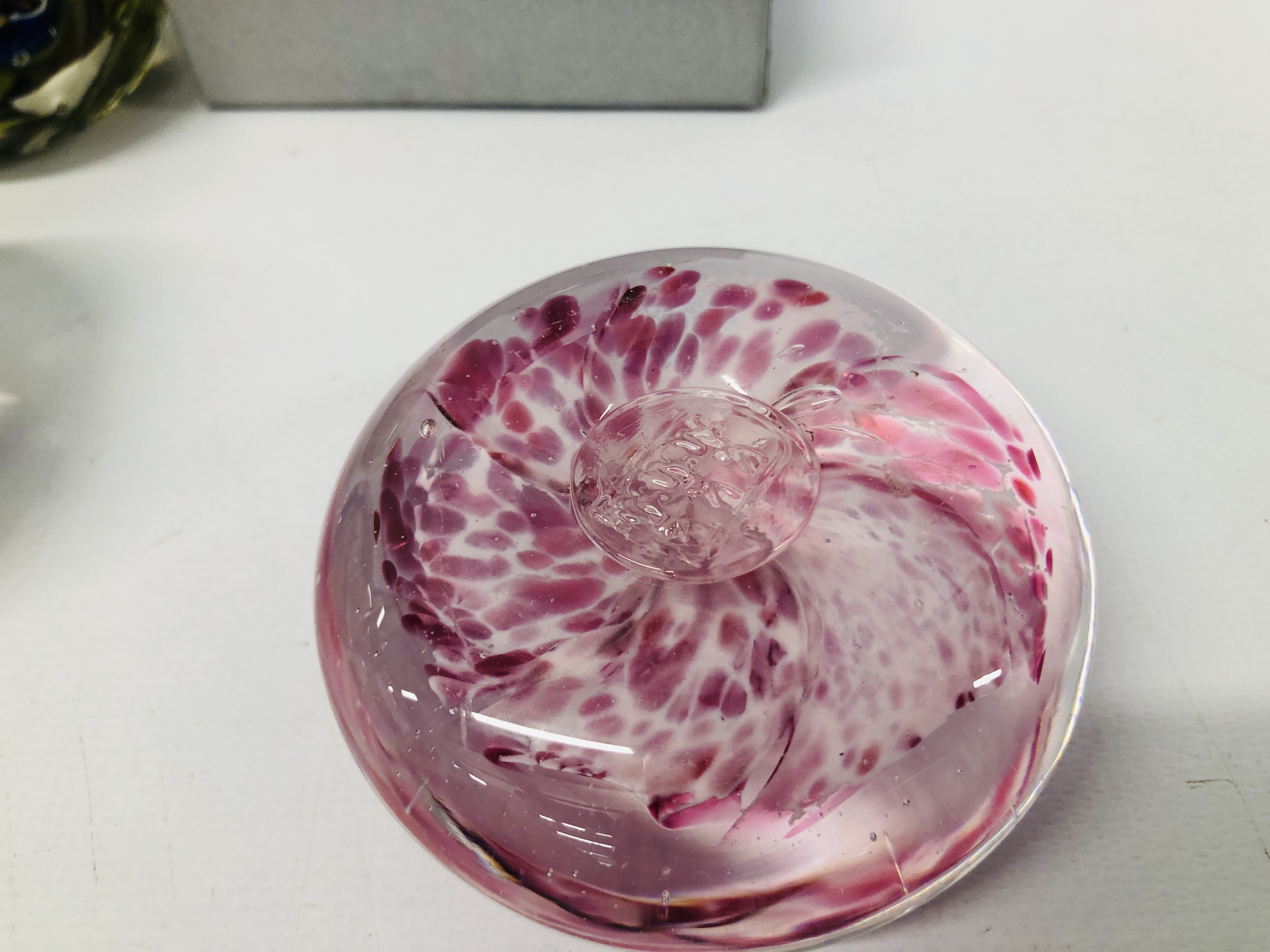 COLLECTION OF 7 ART GLASS PAPERWEIGHTS. - Image 6 of 7