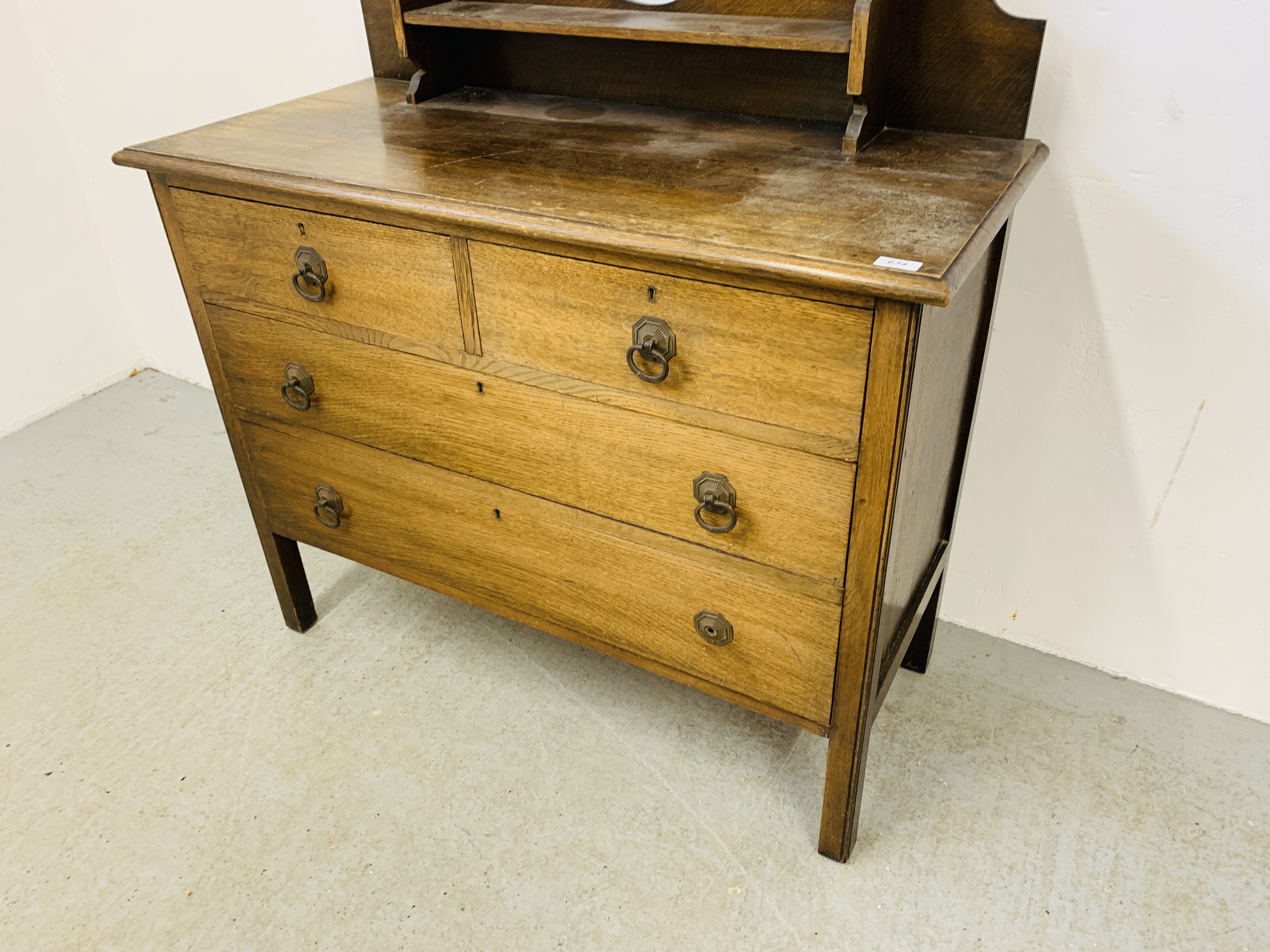 OAK 2 OVER 3 DRESSING CHEST WITH SWING MIRROR BACK UPSTAND. - Image 2 of 10