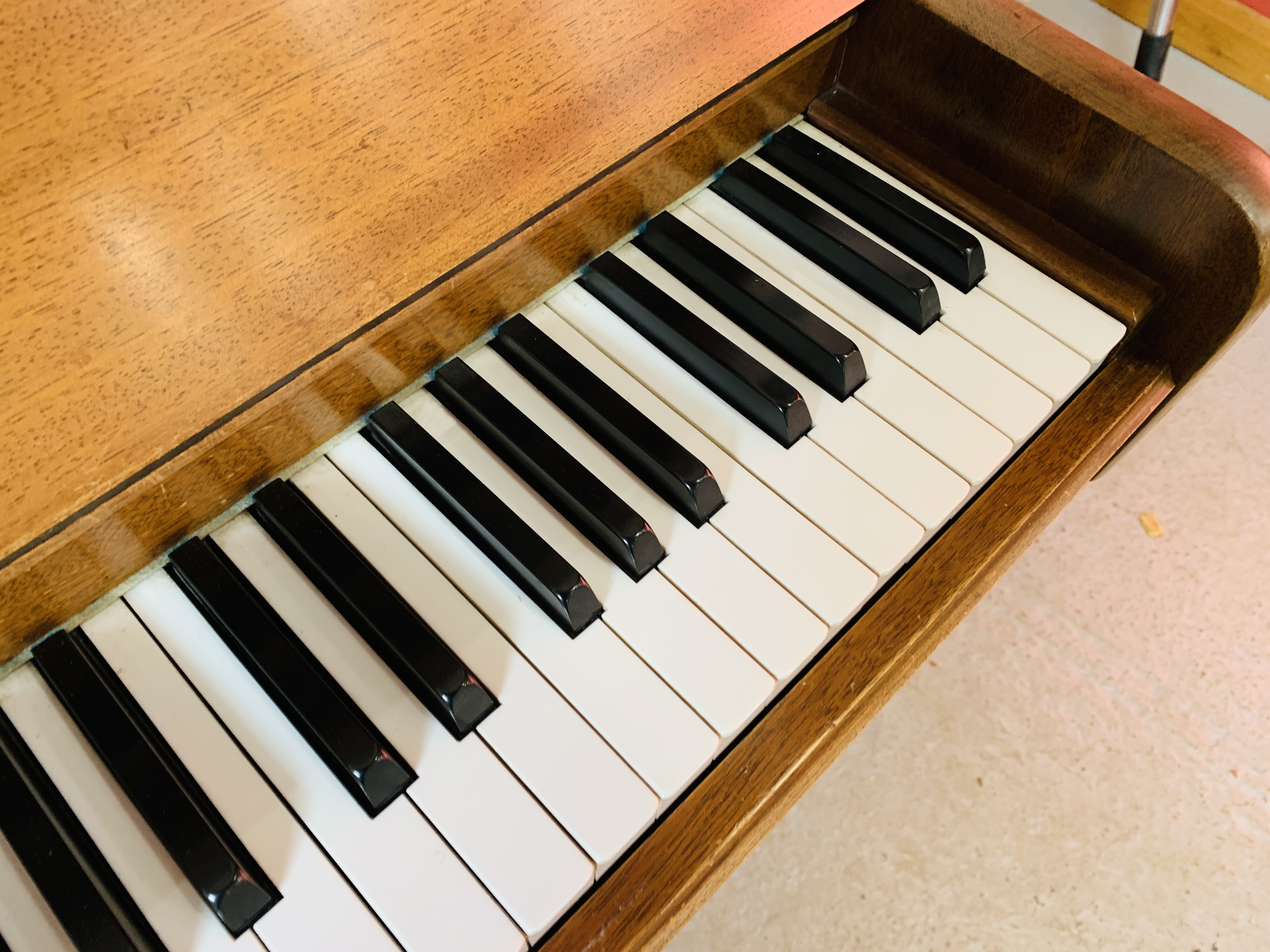 A CHAPPELL UPRIGHT OVERSTRUNG PIANO - Image 13 of 16
