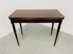A REPRODUCTION FOLDING T TOP TABLE ON TAPERED REEDED LEGS (CLOSED W 89CM X 45CM (OPEN 89CM X 89CM)
