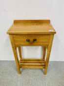 A MODERN SATINWOOD SINGLE DRAWER HALL TABLE W 45CM. D 27CM. H 76CM.