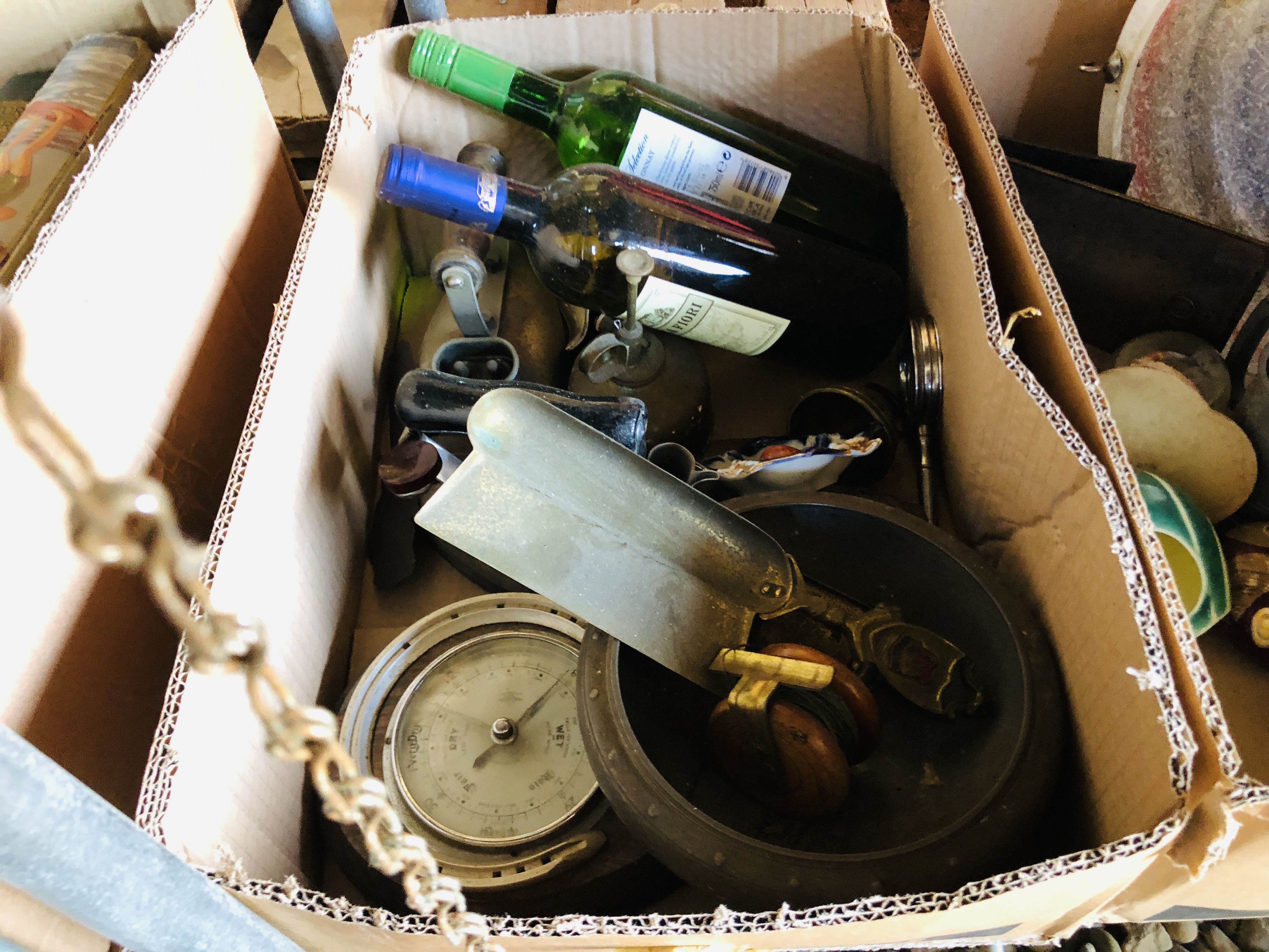 10 BOXES OF ASSORTED HOUSEHOLD AND VINTAGE EFFECTS TO INCLUDE TABLEWARES, GLASSWARES, - Image 2 of 17