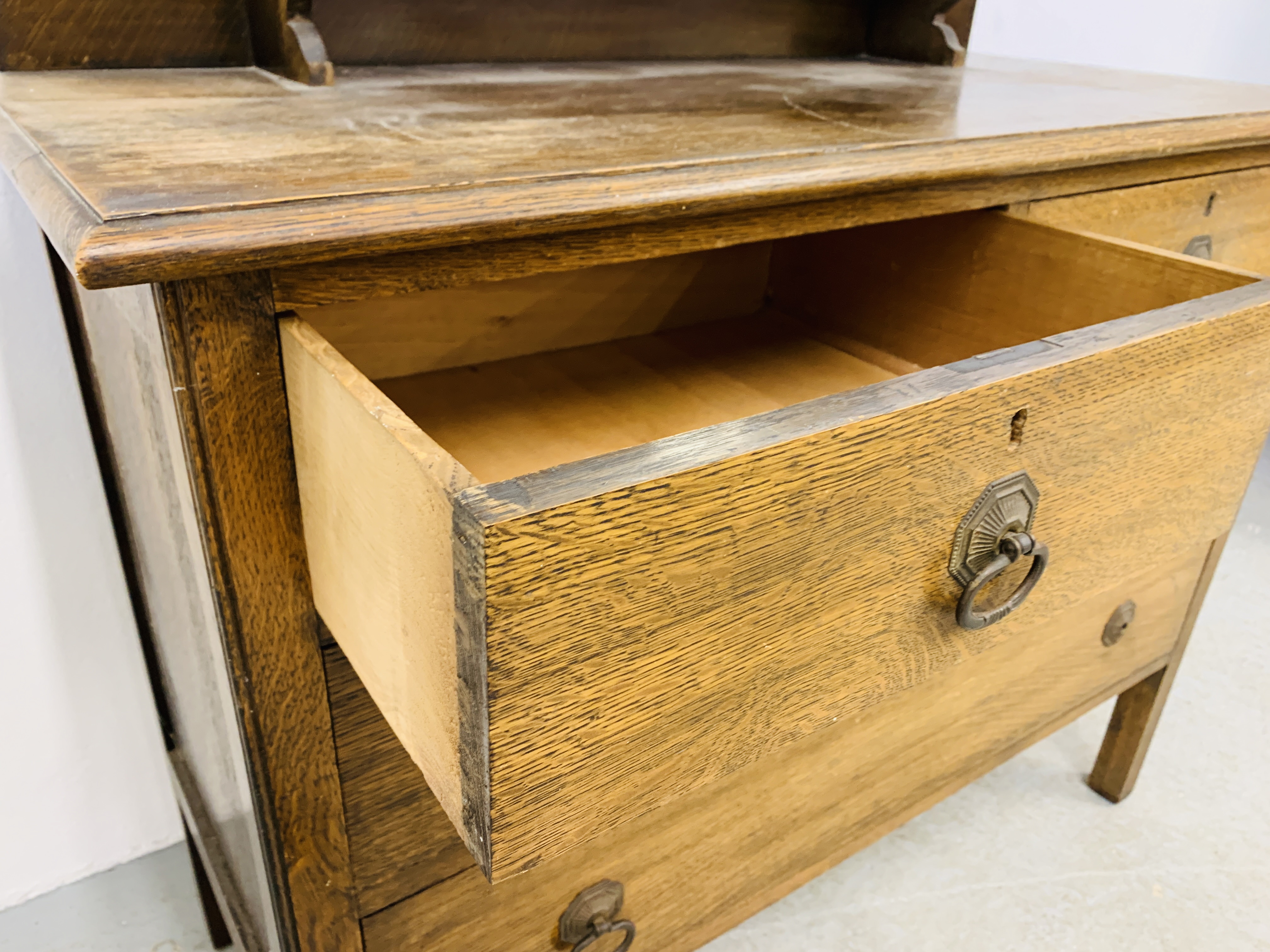 OAK 2 OVER 3 DRESSING CHEST WITH SWING MIRROR BACK UPSTAND. - Image 10 of 10
