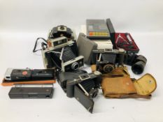 BOX OF ASSORTED VINTAGE CAMERAS TO INCLUDE A KODAK BROWNIE 127,