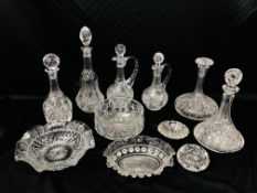 COLLECTION OF ASSORTED GOOD QUALITY GLASS WARE TO INCLUDE 6 DECANTER,