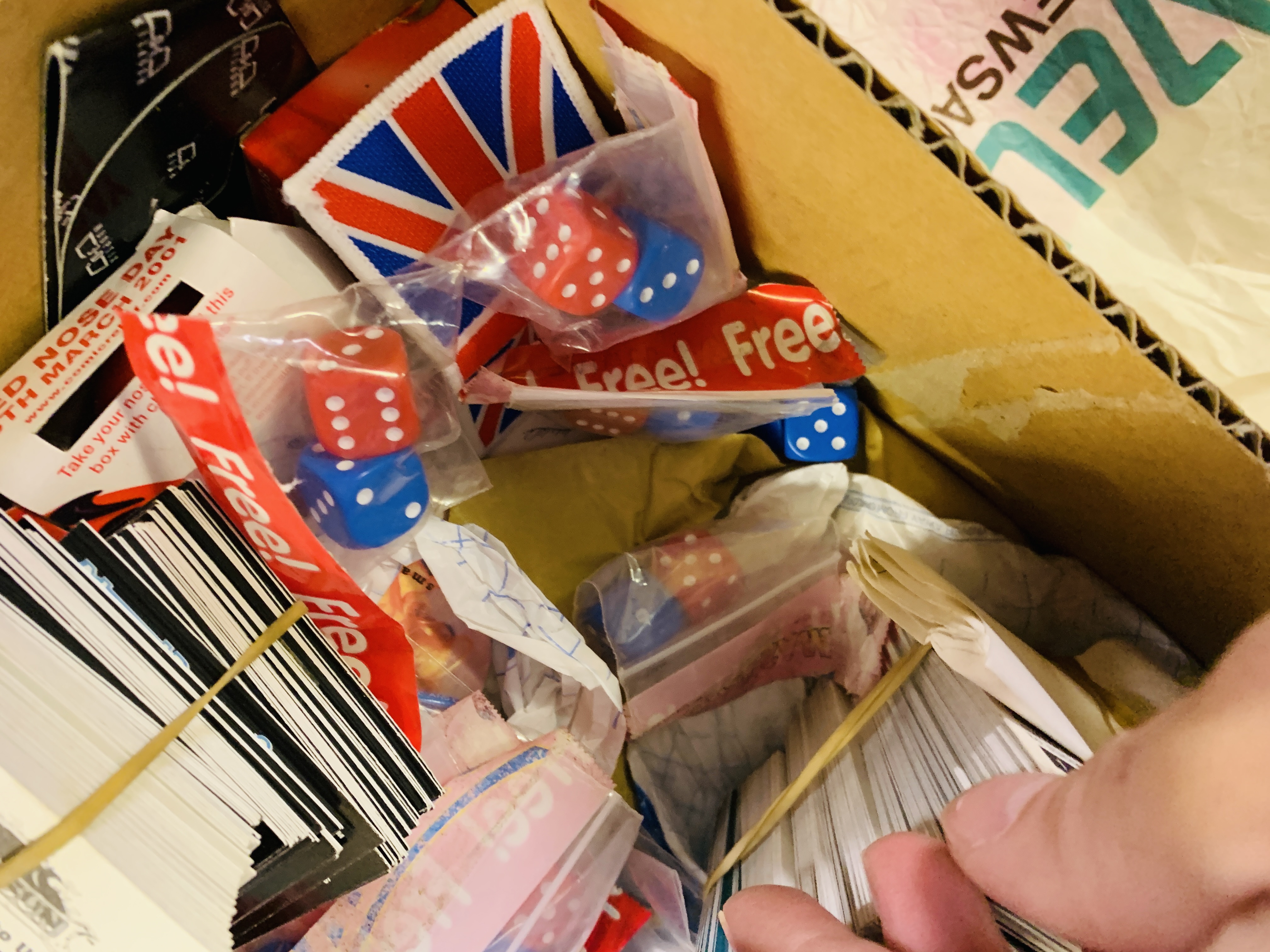 A BOX CONTAINING VARIOUS FREE GIFTS AND TOYS FROM COMICS AND MAGAZINES ALSO MERLIN BATMAN STICKERS, - Image 26 of 60