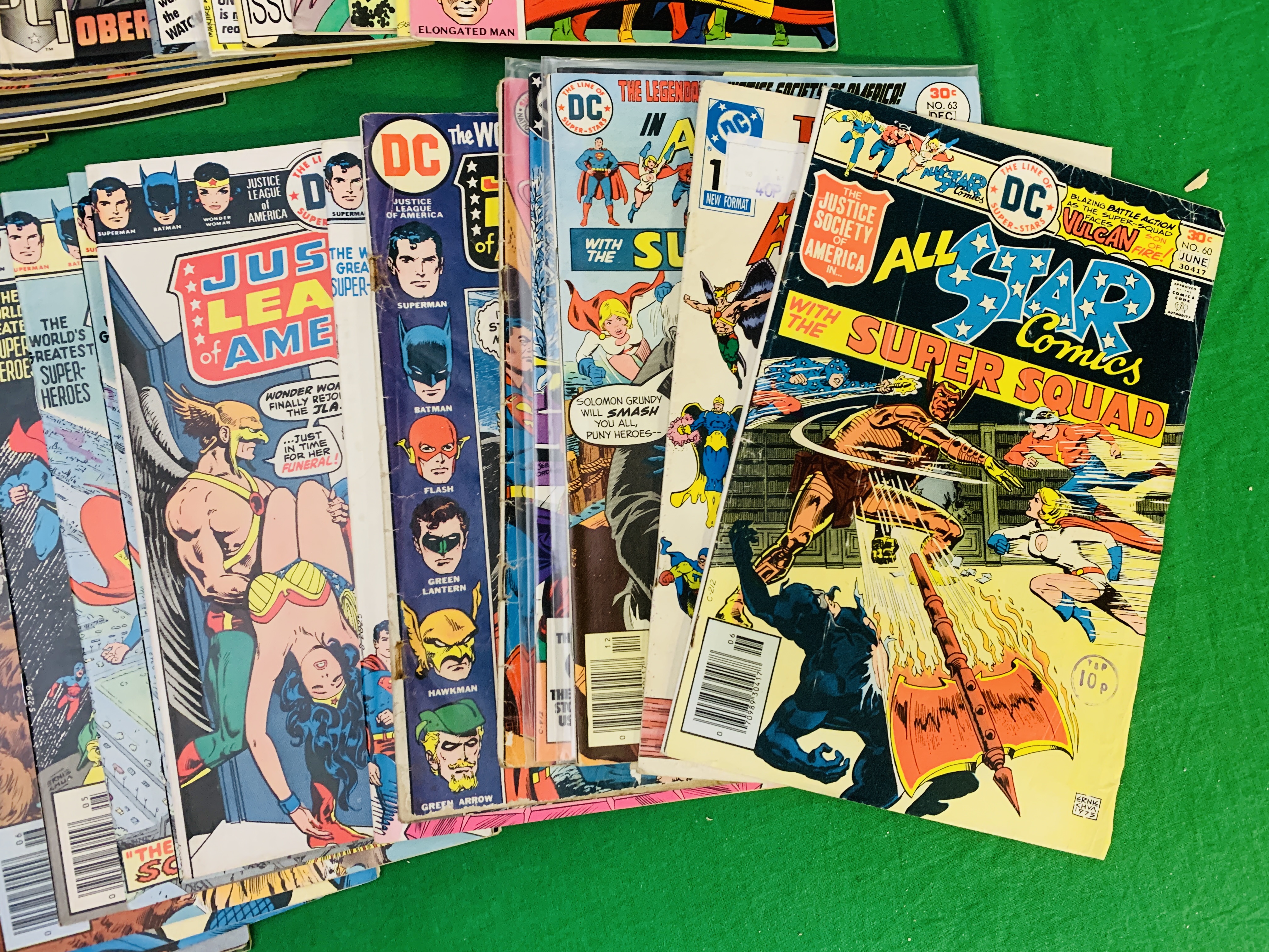 COLLECTION OF DC COMICS JUSTICE LEAGUE OF AMERICA INCLUDING EARLY ISSUES OF JLA. - Image 2 of 10