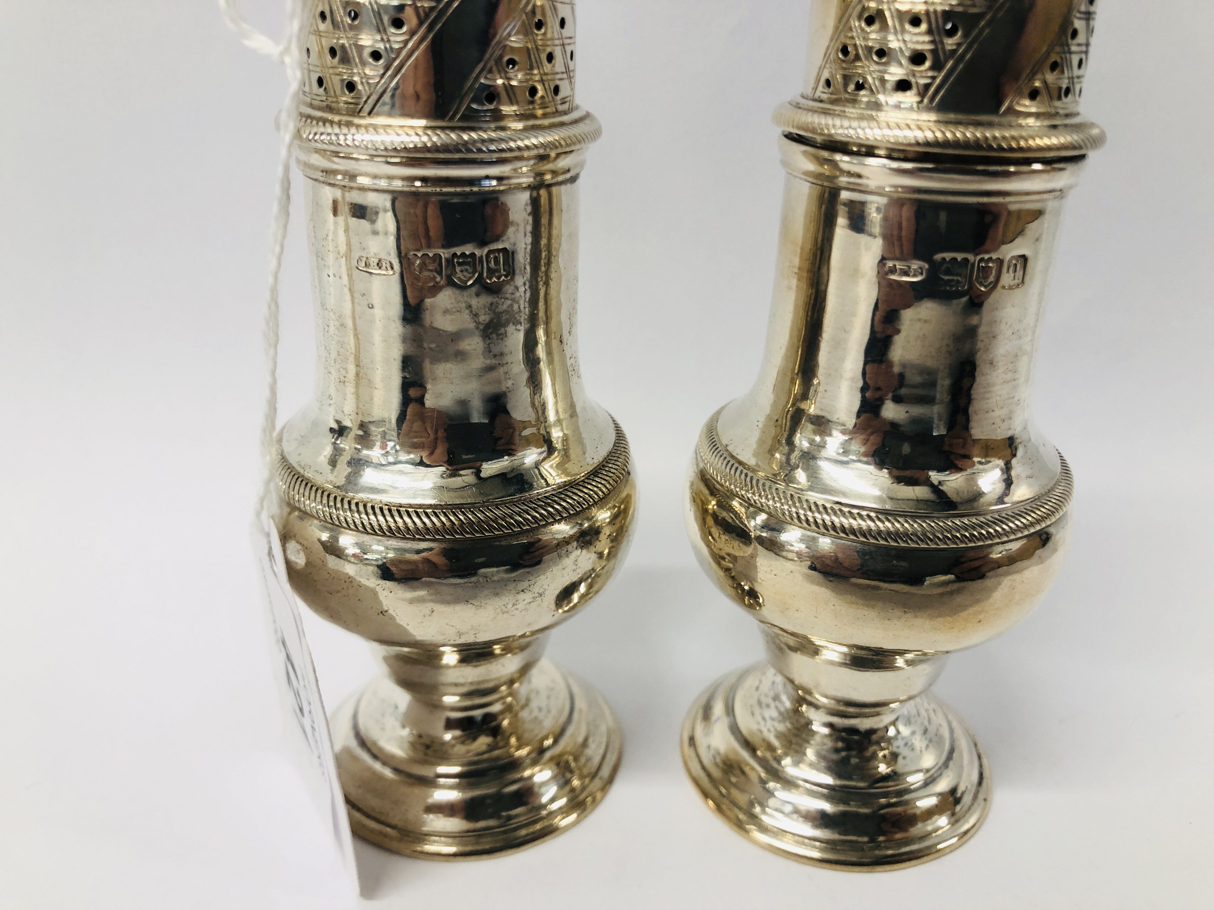 A PAIR OF GOOD QUALITY SILVER SIFTERS HEIGHT 13.5CM. - Image 8 of 11