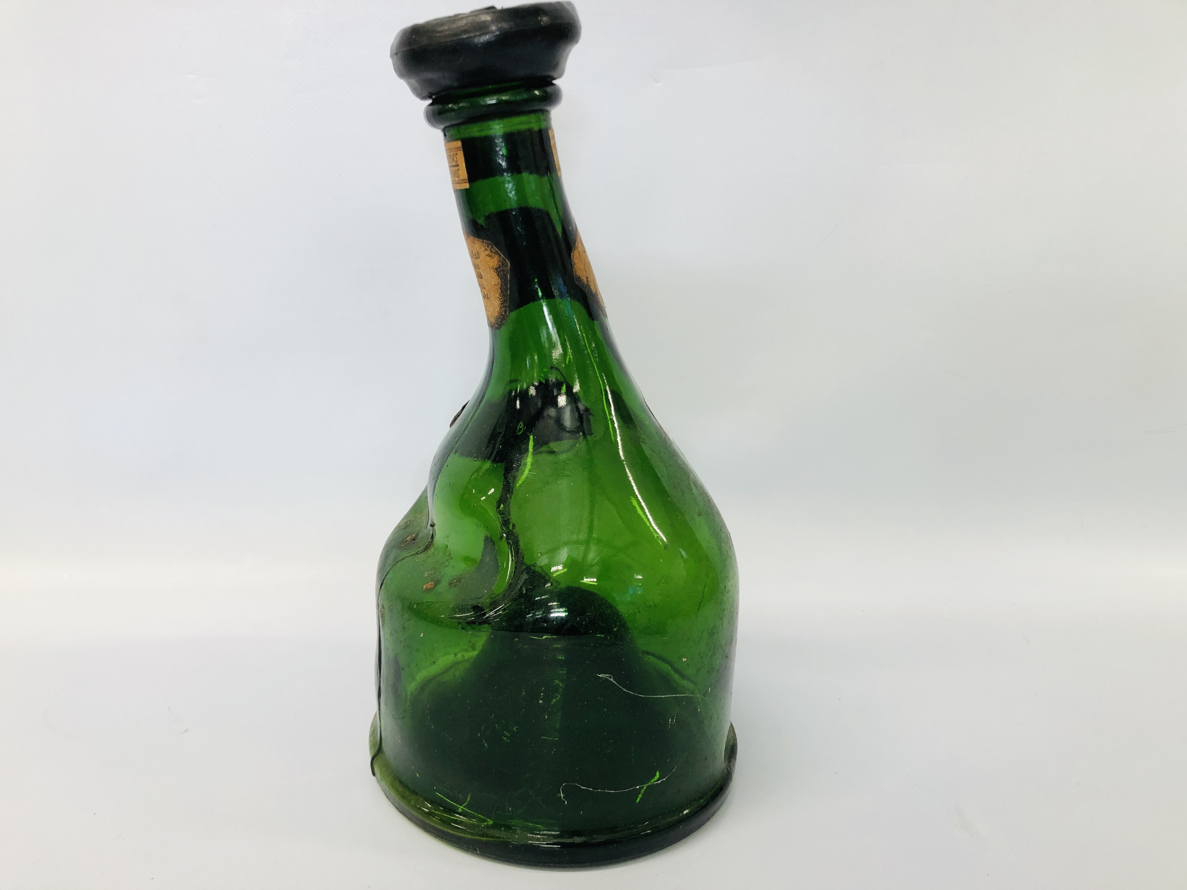 VINTAGE GREEN GLASS BOTTLE ST VIVANT ARMAGNAC 1937 (EMPTY) - Image 5 of 6