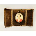 VINTAGE HANDPAINTED MINATURE IN FITTED LEATHER BOUND CASE.