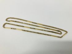 A 9CT GOLD SQUARE LINK AND BATON NECKLACE LENGTH 77CM