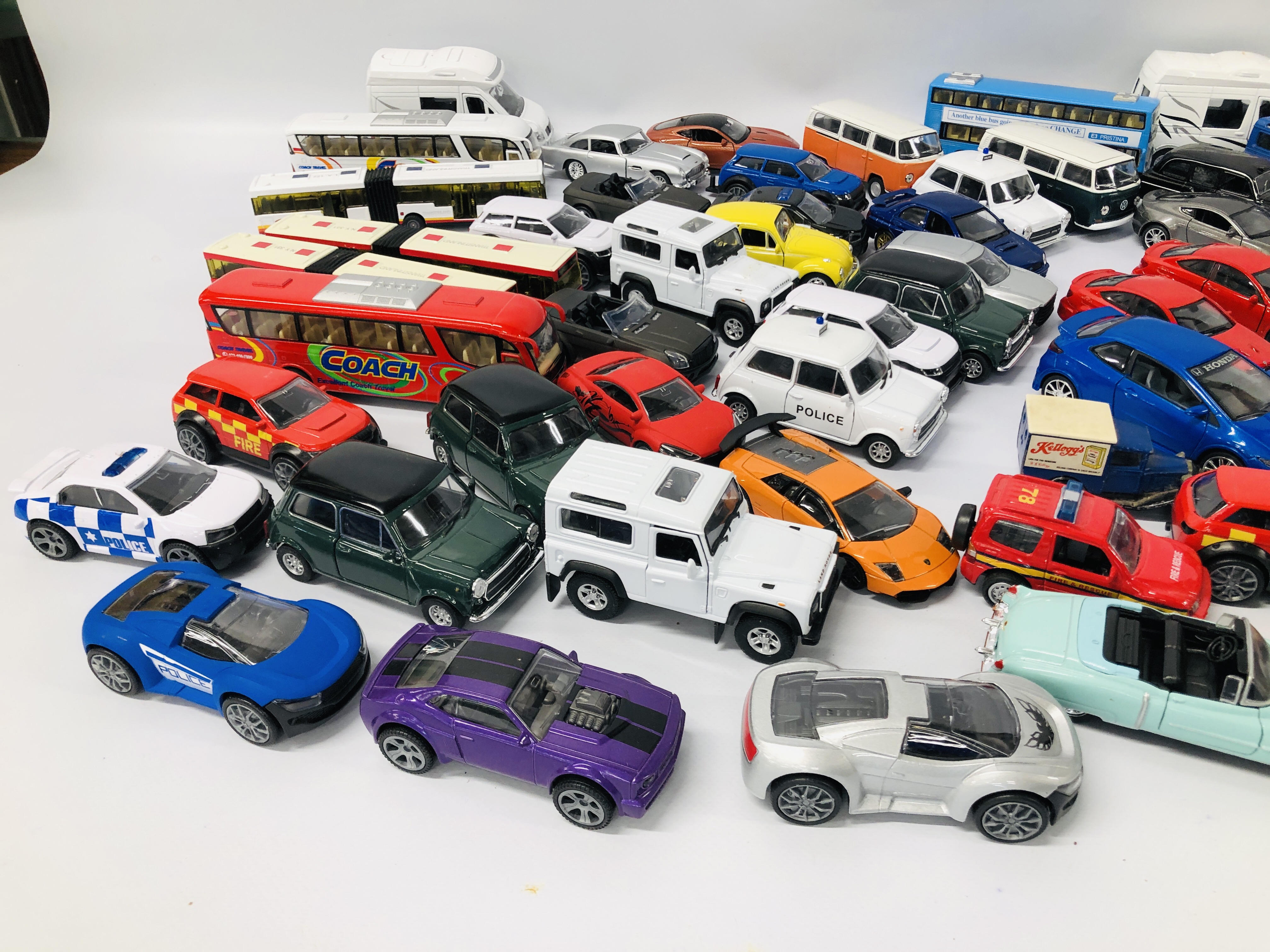 BOX OF ASSORTED MAINLY DIE-CAST MODEL VEHICLES TO INCLUDE BUSSES, "WELLY", MINIS, BEETLES, ETC. - Image 6 of 6