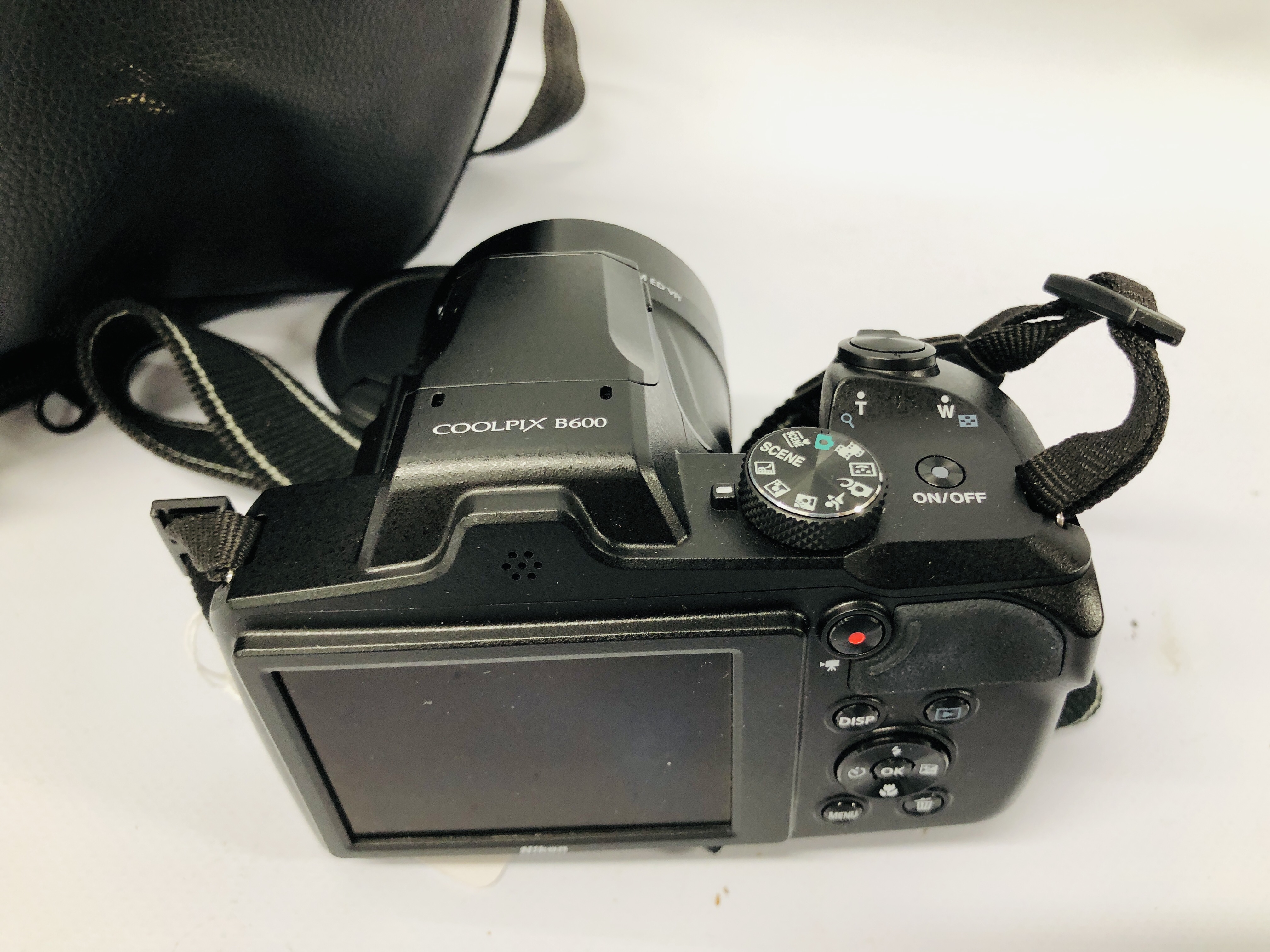 NIKON COOLPIX B600 DIGITAL CAMERA WITH CAMERA BAG AND CHARGER S/N 74001233 - SOLD AS SEEN. - Image 5 of 5