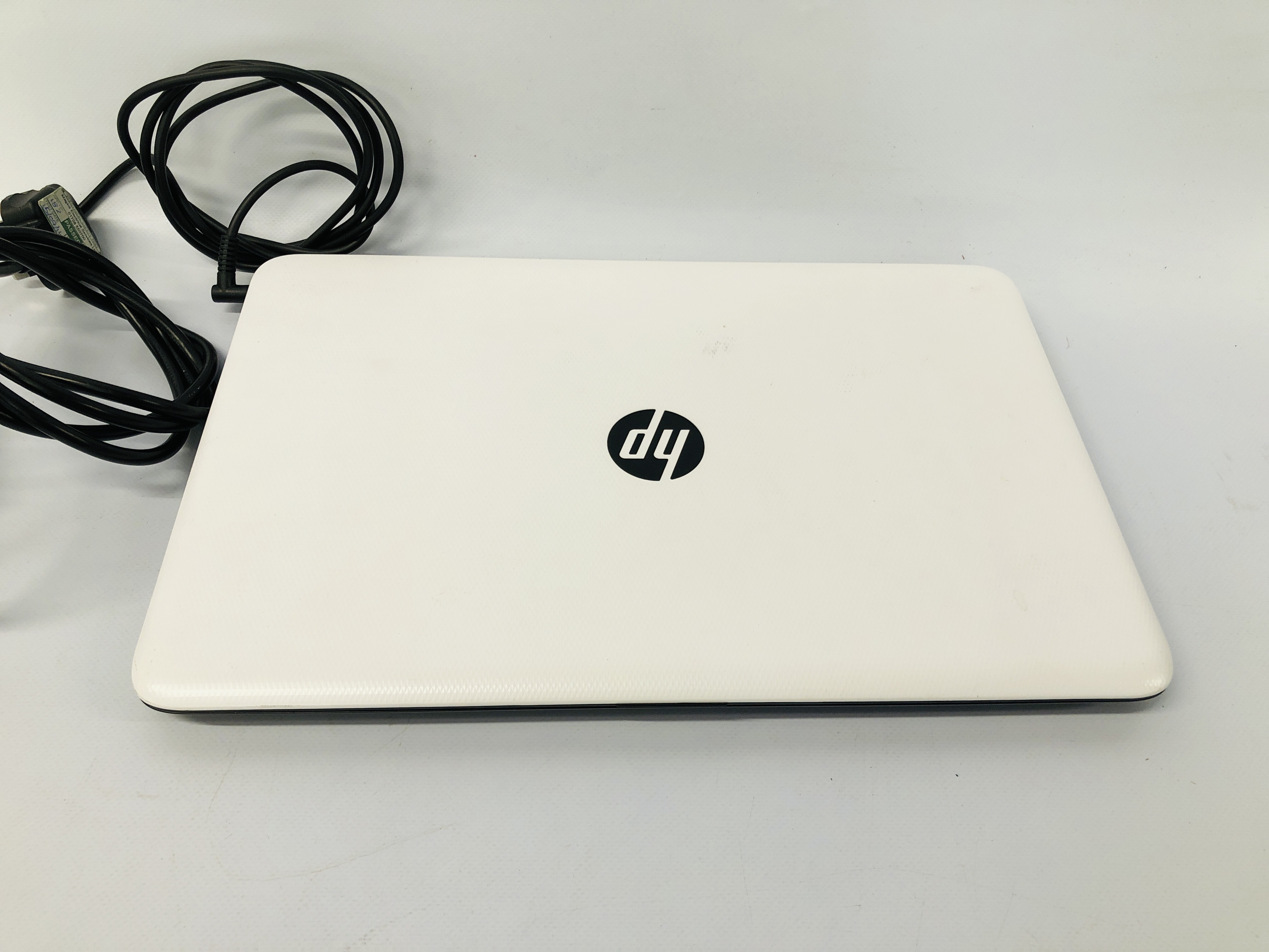 HP LAPTOP COMPUTER MODEL 15AC124NF CORE I3 WITH CAHRGER S/N CND5503HTV - NO GUARANTEE OF - Image 4 of 6