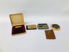 3 X VINTAGE COMPACTS TO INCLUDE STRATTON AND A "CLOVER" MUSICAL COMPACT