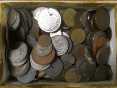 SMALL BOX OF MIXED COINS, A FEW SILVER INCLUDING 1900 HALF CROWN.