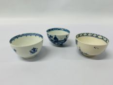 THREE LOWESTOFT BLUE AND WHITE TEA BOWLS (ONE CHIPPED)