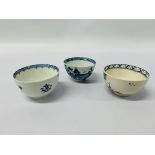 THREE LOWESTOFT BLUE AND WHITE TEA BOWLS (ONE CHIPPED)