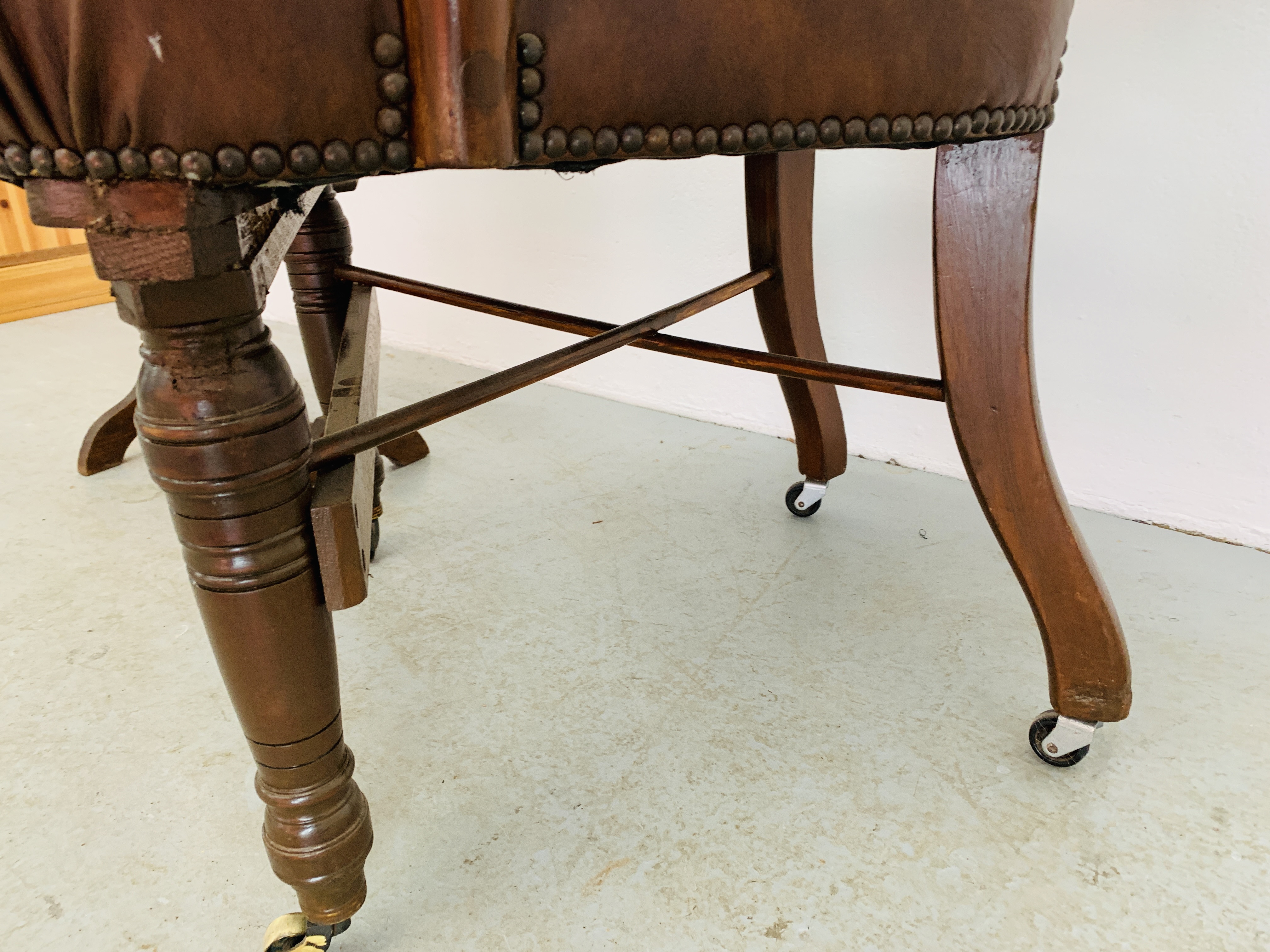 A REPRODUCTION BROWN LEATHER OFFICE CHAIR WITH STUDD DETAIL ALONG WITH A SMALL SINGLE DOOR TURNED - Image 6 of 8