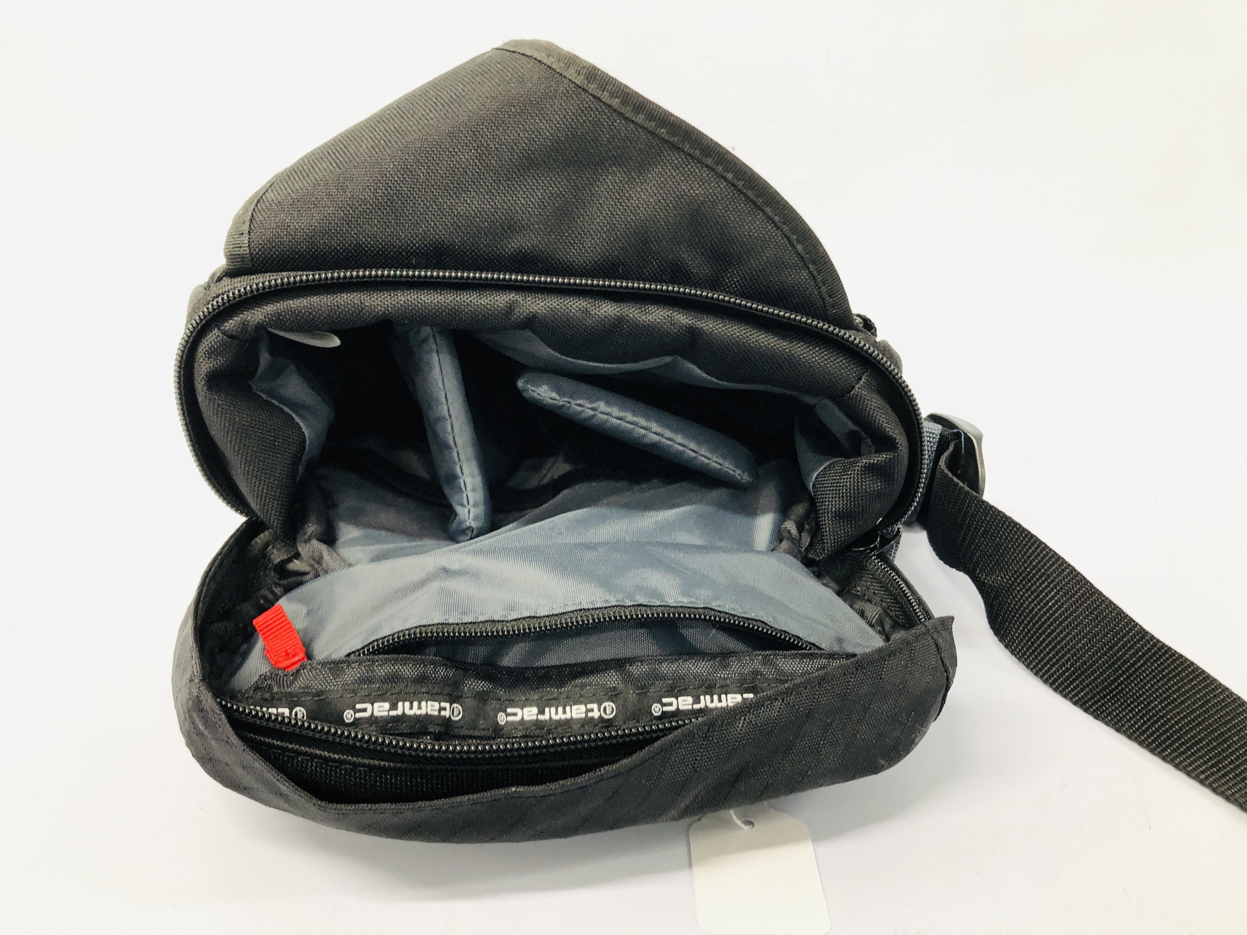 5 X VARIOUS PADDED CAMERA BAGS TO INCLUDE SANDSTORM, TAMRAC, SELECLINE, ETC. - Image 5 of 5