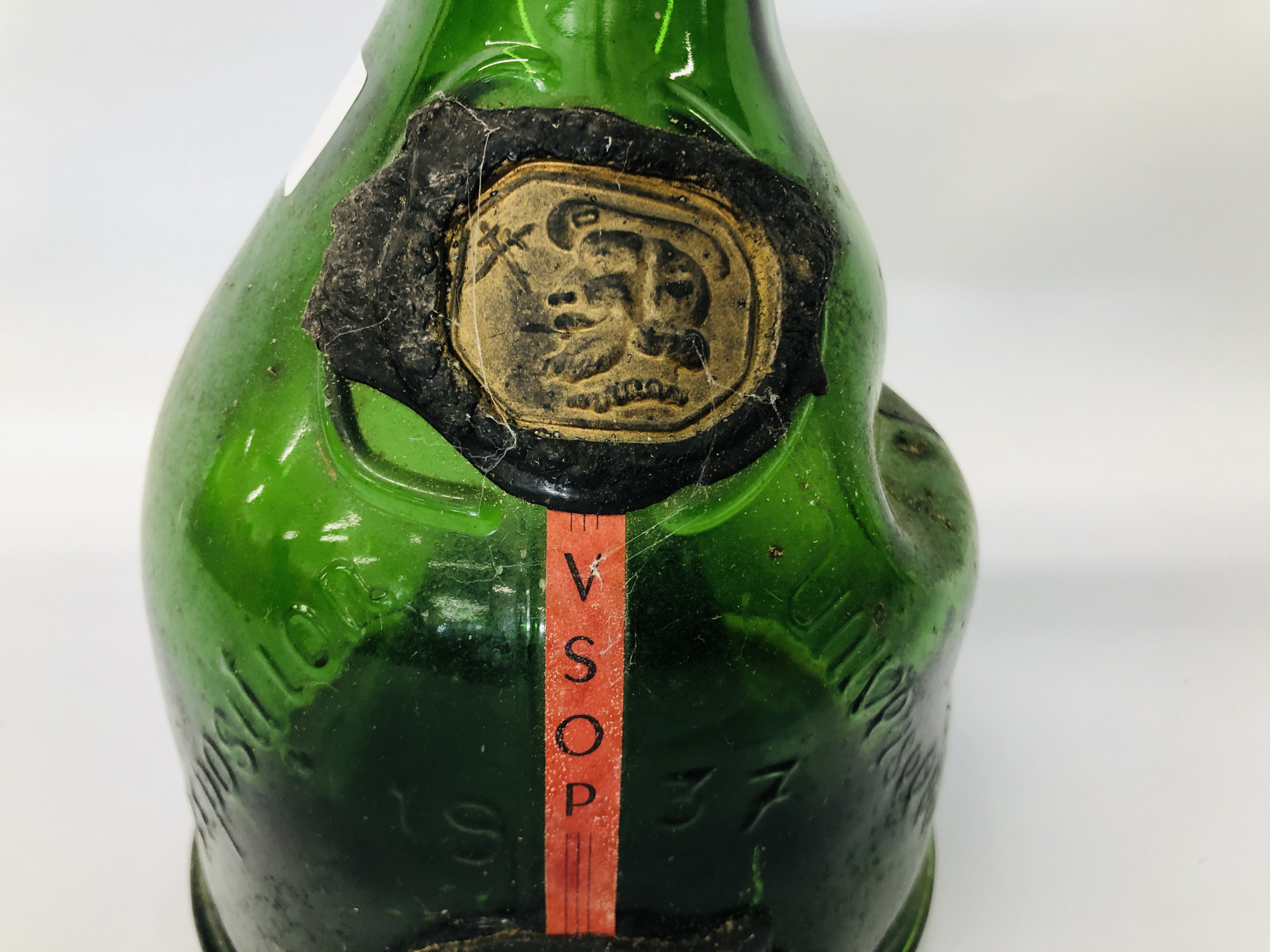 VINTAGE GREEN GLASS BOTTLE ST VIVANT ARMAGNAC 1937 (EMPTY) - Image 3 of 6