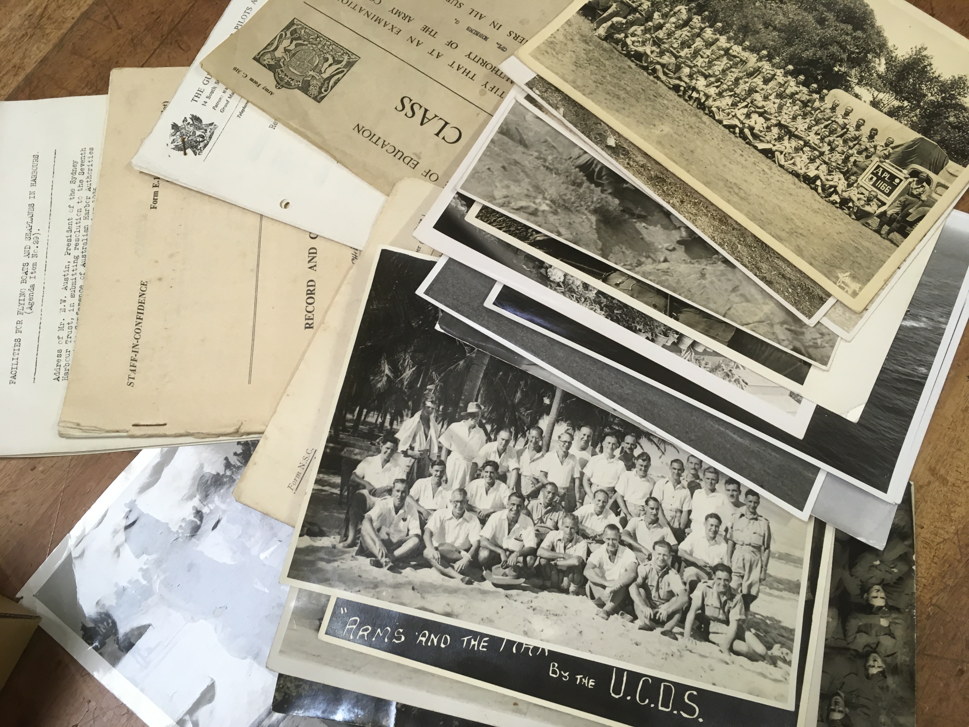 BOX MIXED EPHEMERA AND PHOTOGRAPHS INCLUDING MILITARY INTEREST.