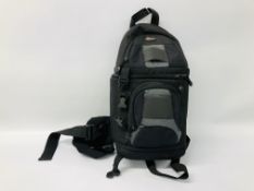 A LOWPRO SLINGSHOT 100 WA CAMERA BACK PACK