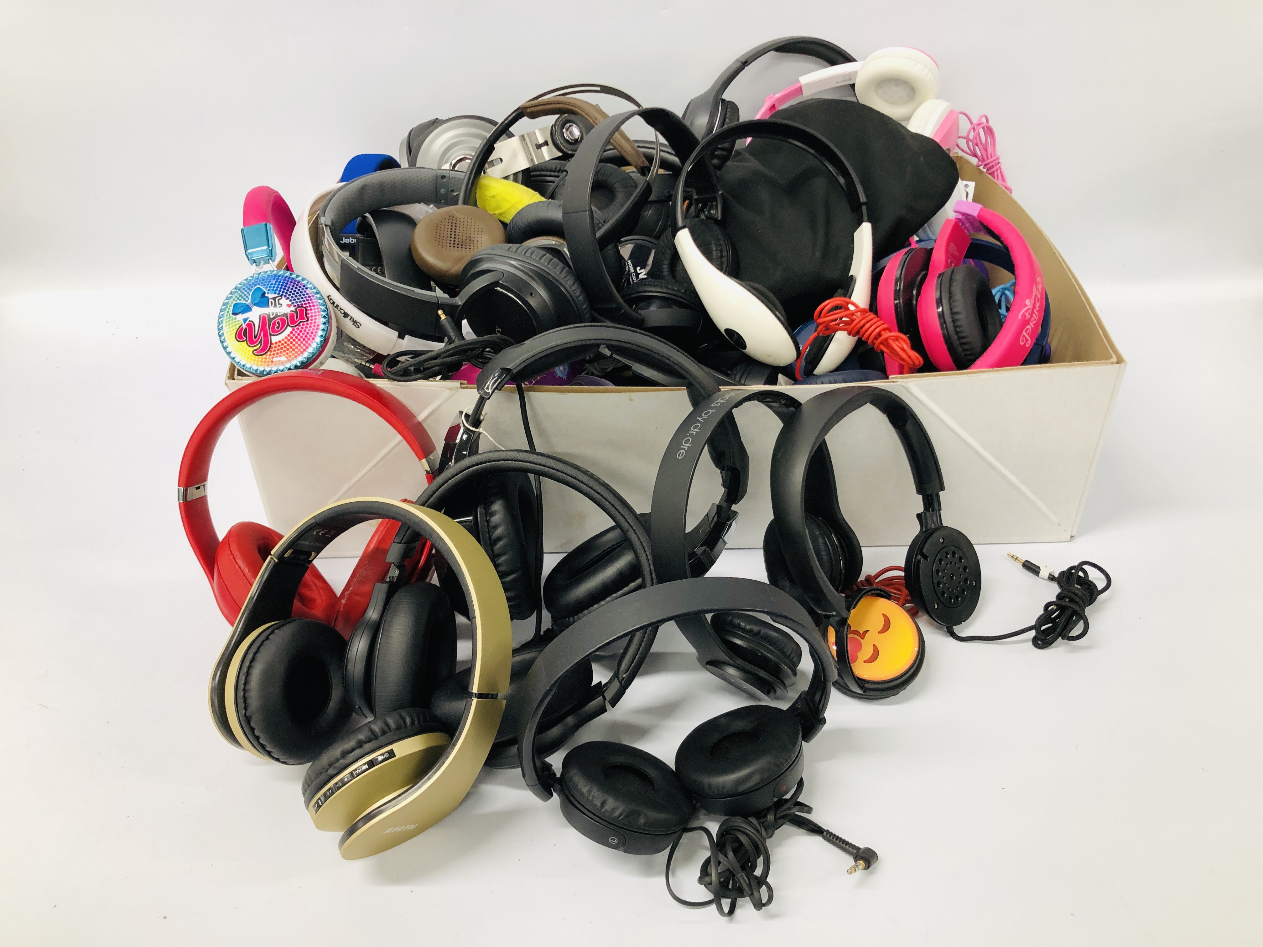 45 PAIRS OF ASSORTED HEADPHONES SOME A/F CONDITION - NO GUARANTEE OF CONNECTIVITY. SOLD AS SEEN.