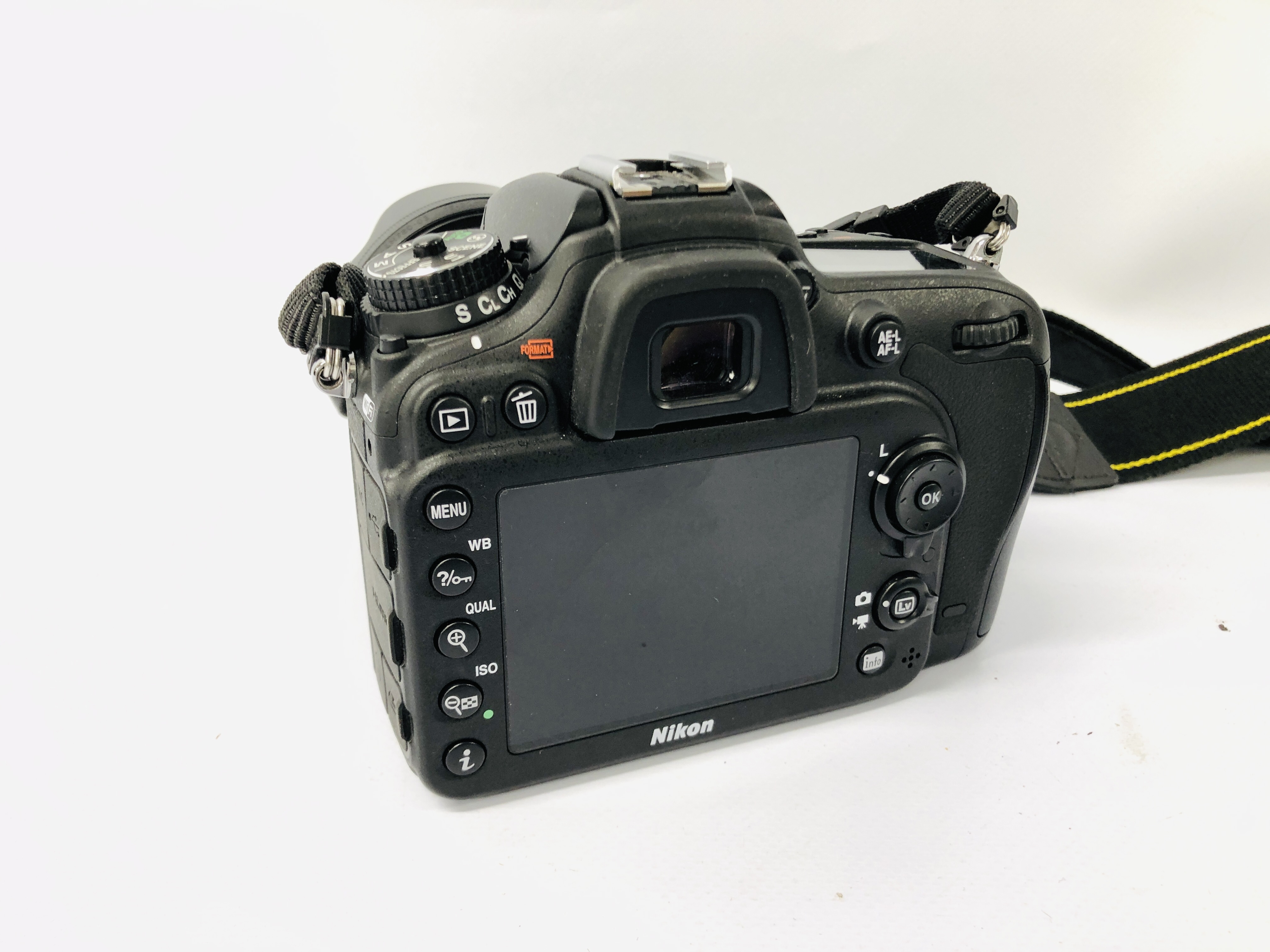 NIKON D7200 DIGITAL SLR CAMERA BODY FITTED WITH SIGMA 17-70 MM LENS S/N 9443071 - SOLD AS SEEN. - Image 5 of 5