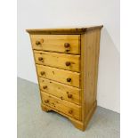 A GOOD QUALITY MODERN HONEY PINE FIVE DRAWER CHEST MANUFACTURED BY LINDALE FURNISHINGS W 69CM,