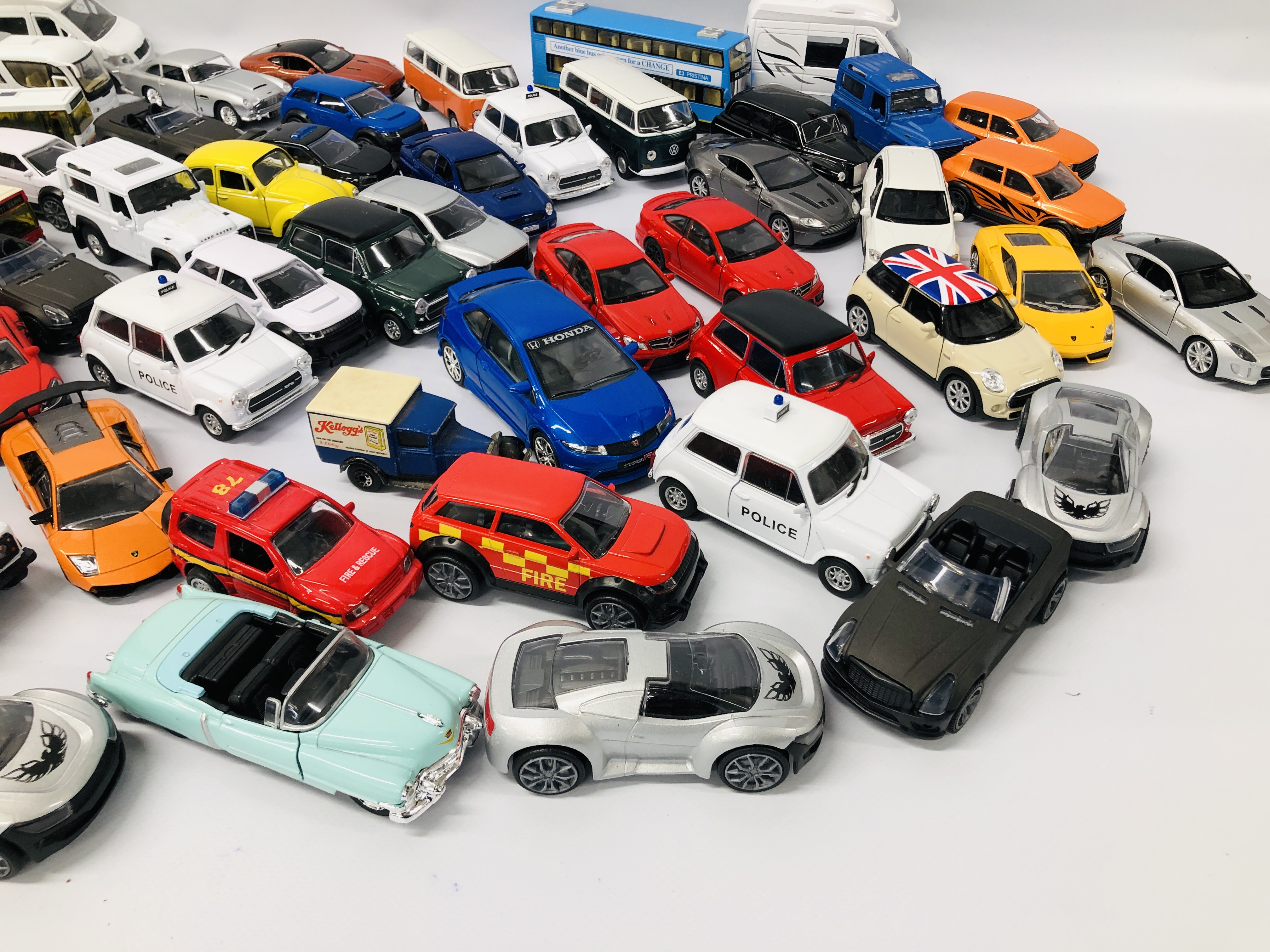 BOX OF ASSORTED MAINLY DIE-CAST MODEL VEHICLES TO INCLUDE BUSSES, "WELLY", MINIS, BEETLES, ETC. - Image 2 of 6