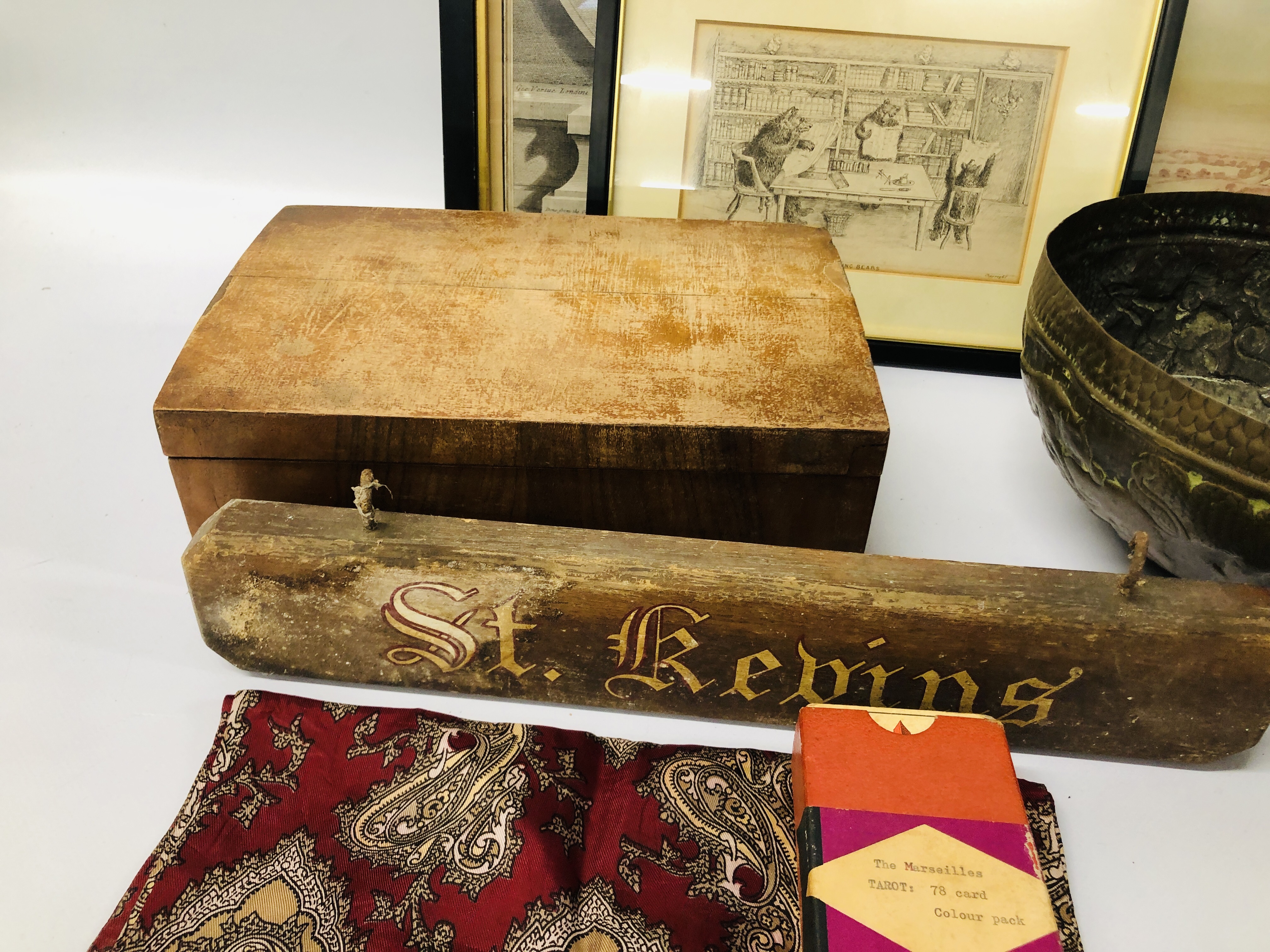 BOX OF COLLECTIBLES TO INCLUDE TRENCH ART SHELLS, FRAMED PICTURES, PRINTS AND ETCHINGS, - Image 8 of 20