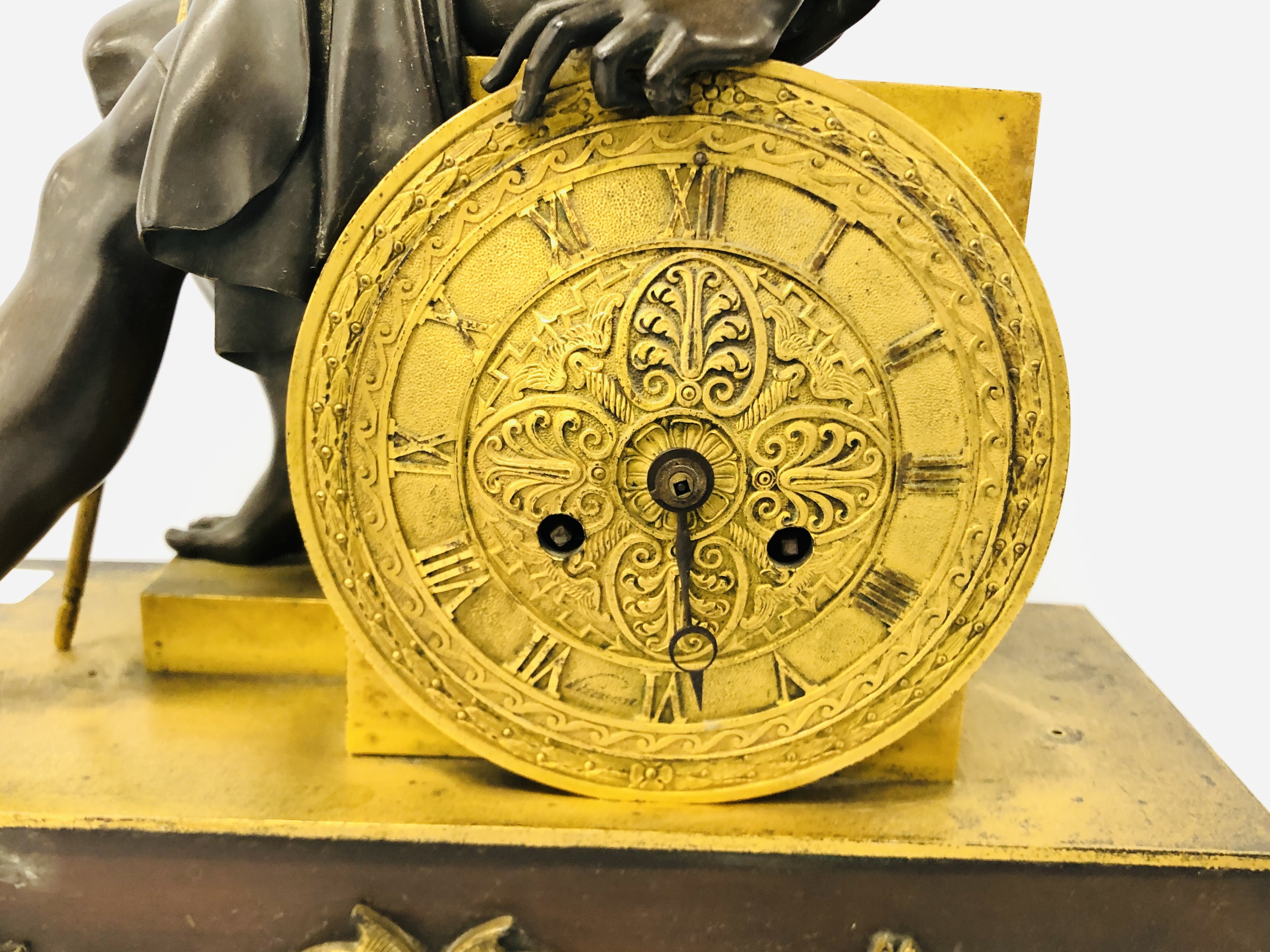 AN IMPRESSIVE C19TH FRENCH BRONZE AND GILT PENDULUM MANTEL CLOCK MOVEMENT MARKED "HEMON" SIGNED ON - Image 4 of 16