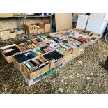 22 X BOXES OF ASSORTED BOOKS TO INCLUDE PENGUIN, HISTORY, MUSIC, ART, ETC.