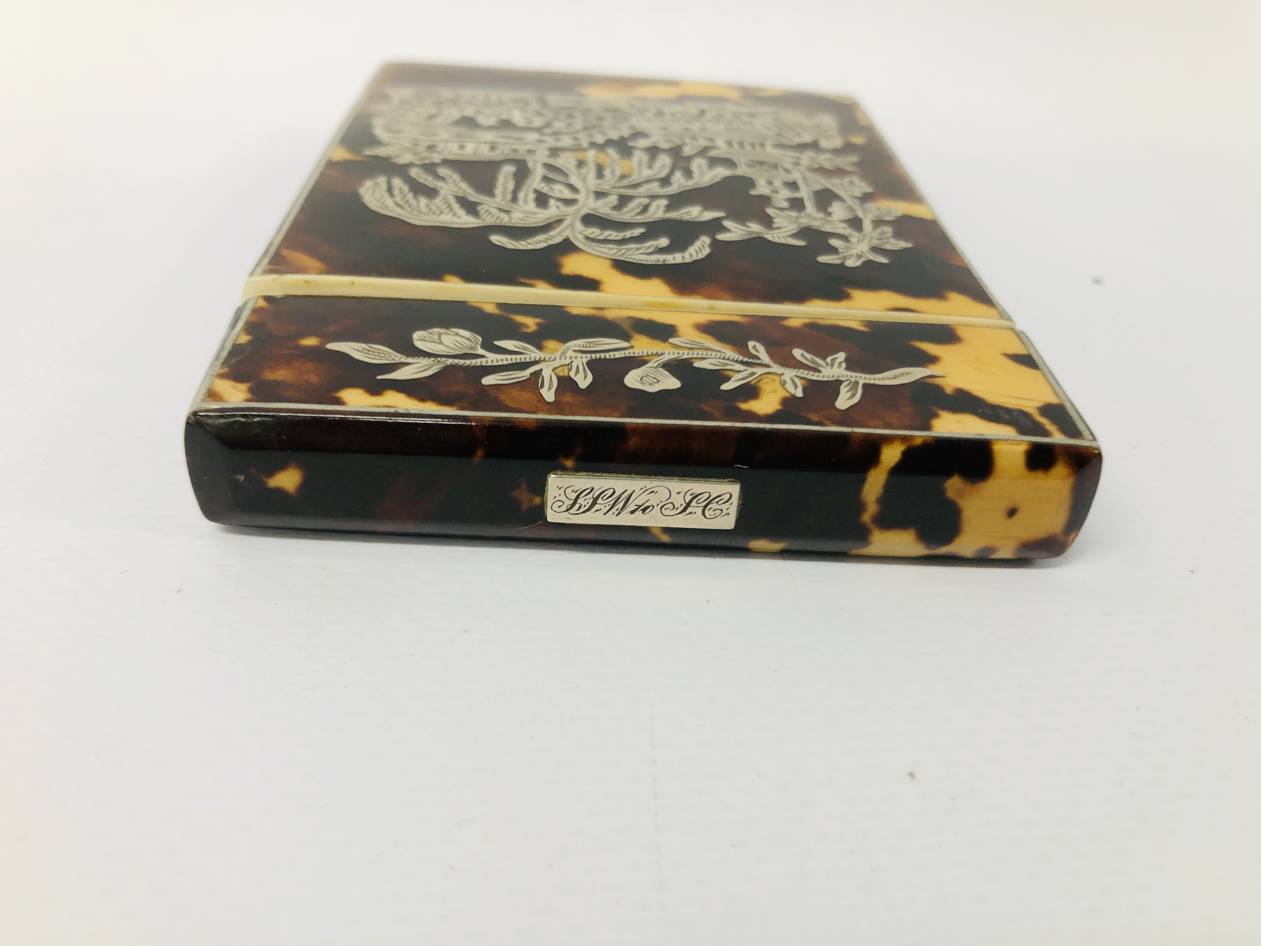 ANTIQUE TORTOISE SHELL SILVER INLAID CARD CASE. - Image 5 of 7