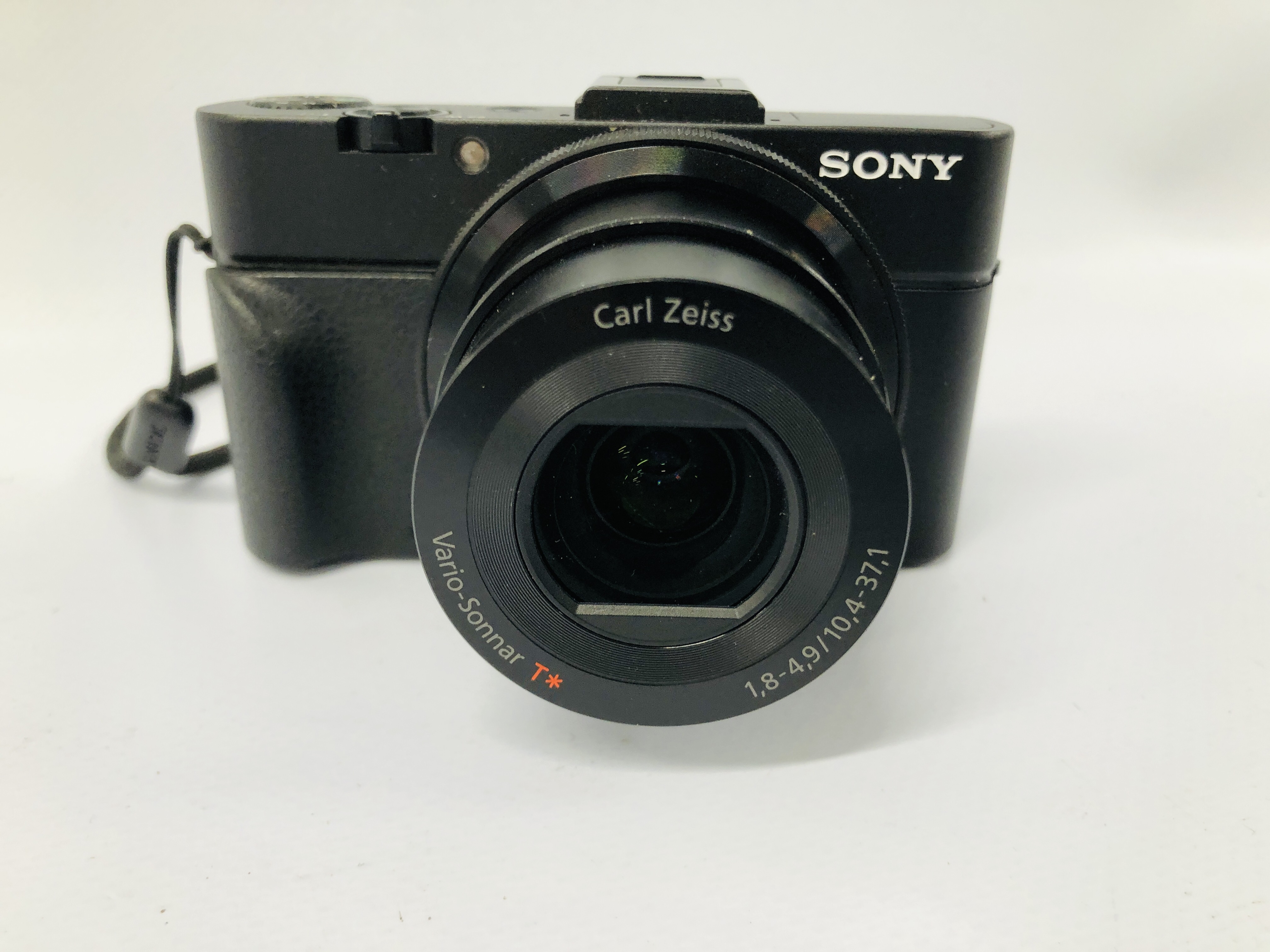 SONY RX100 II DIGITAL CAMERA S/N 2982468 - SOLD AS SEEN. - Image 2 of 7