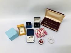 BOX OF SILVER JEWELLERY TO INCLUDE A CHARM BRACELET