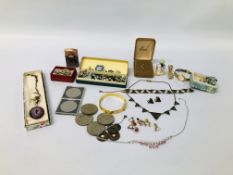 COLLECTION OF VINTAGE COSTUME JEWELLERY TO INCLUDE WATCHES, COINS,
