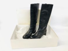 A PAIR OF ALBERTO FER MANI SIZE 38 LADIES BOOTS (BOXED)