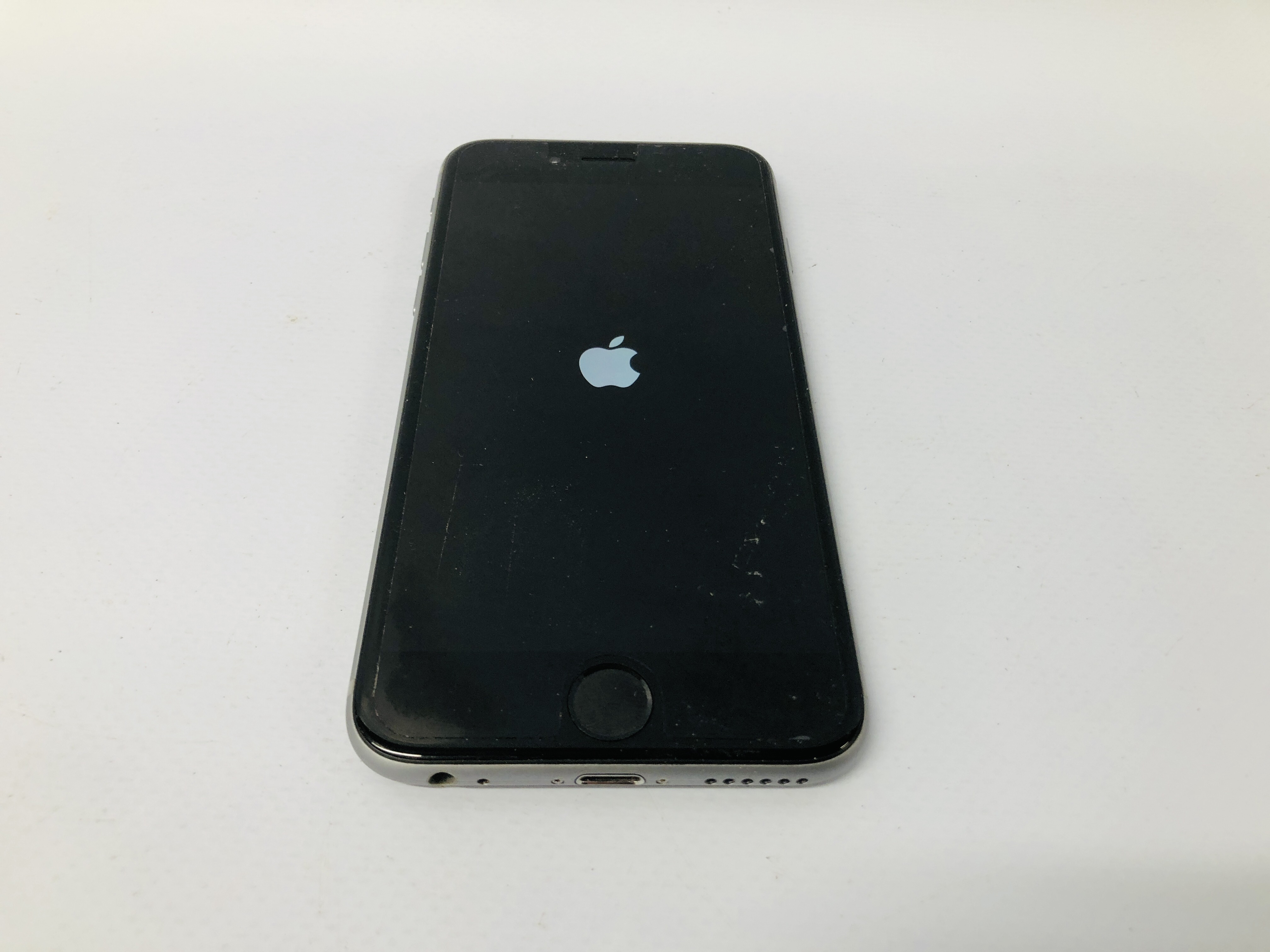 APPLE IPHONE 6 32GB - NO GUARANTEE OF CONNECTIVITY. SOLD AS SEEN.