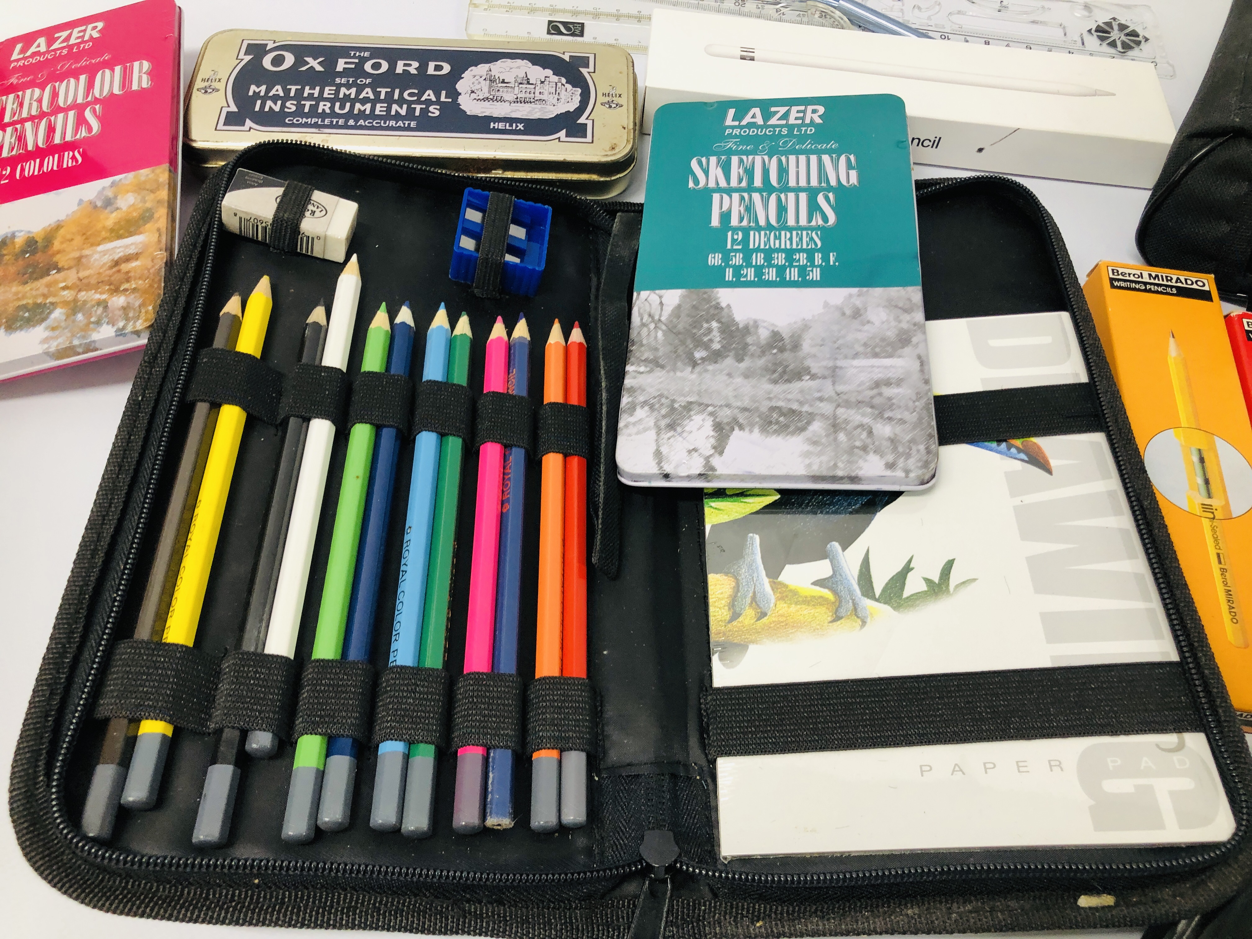 BOX OF DRAWING EQUIPMENT TO INCLUDE AN "APPLE PENCIL" - Image 2 of 5