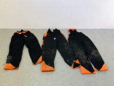 3 X PAIRS OF PORTWEST OAK CHAINSAW SAFETY TROUSERS (2 LARGE WITH BRACE,