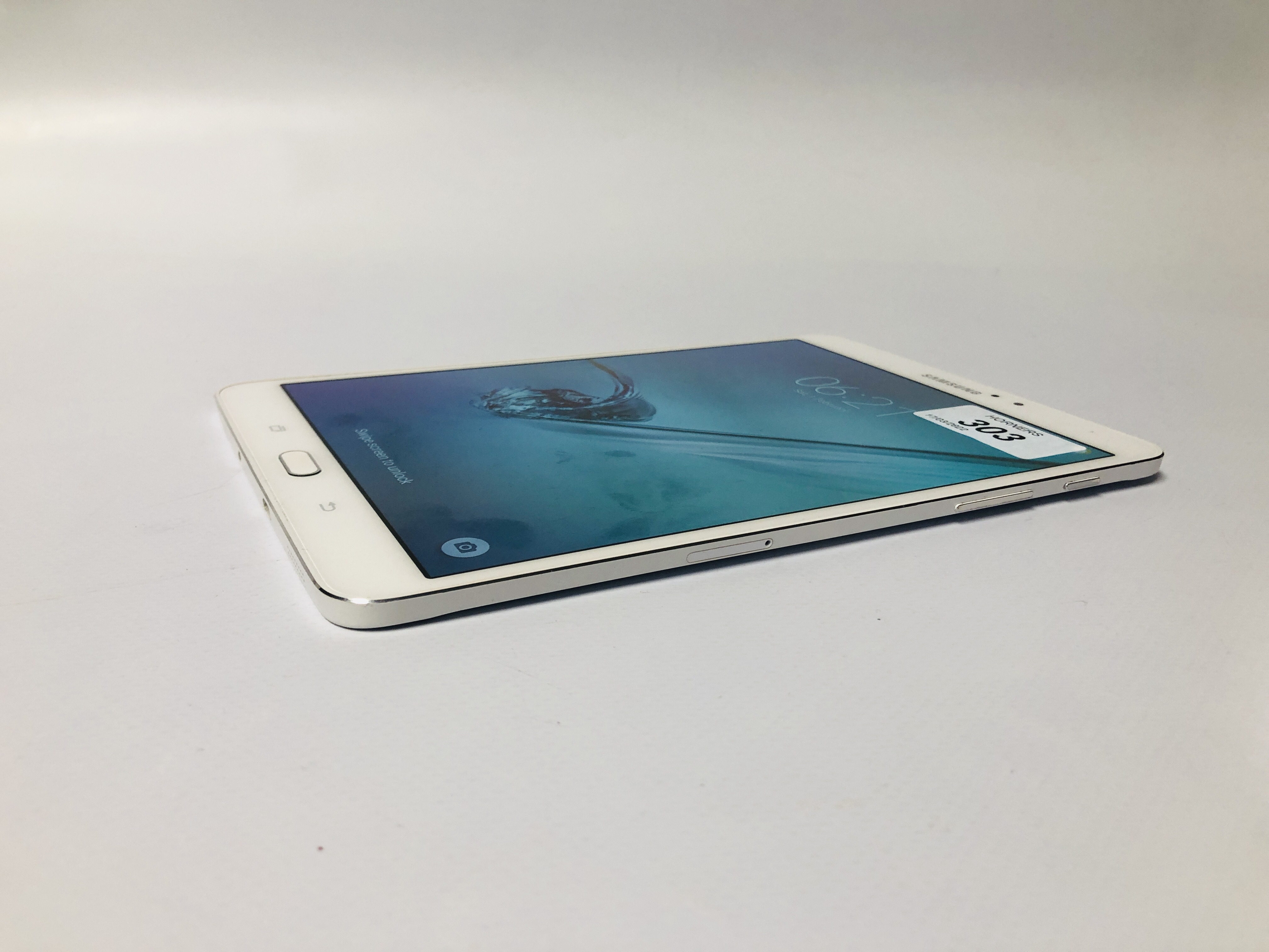 SAMSUNG GALAXY TAB S2 TABLET MODEL SM - T710 - SOLD AS SEEN - Image 3 of 6