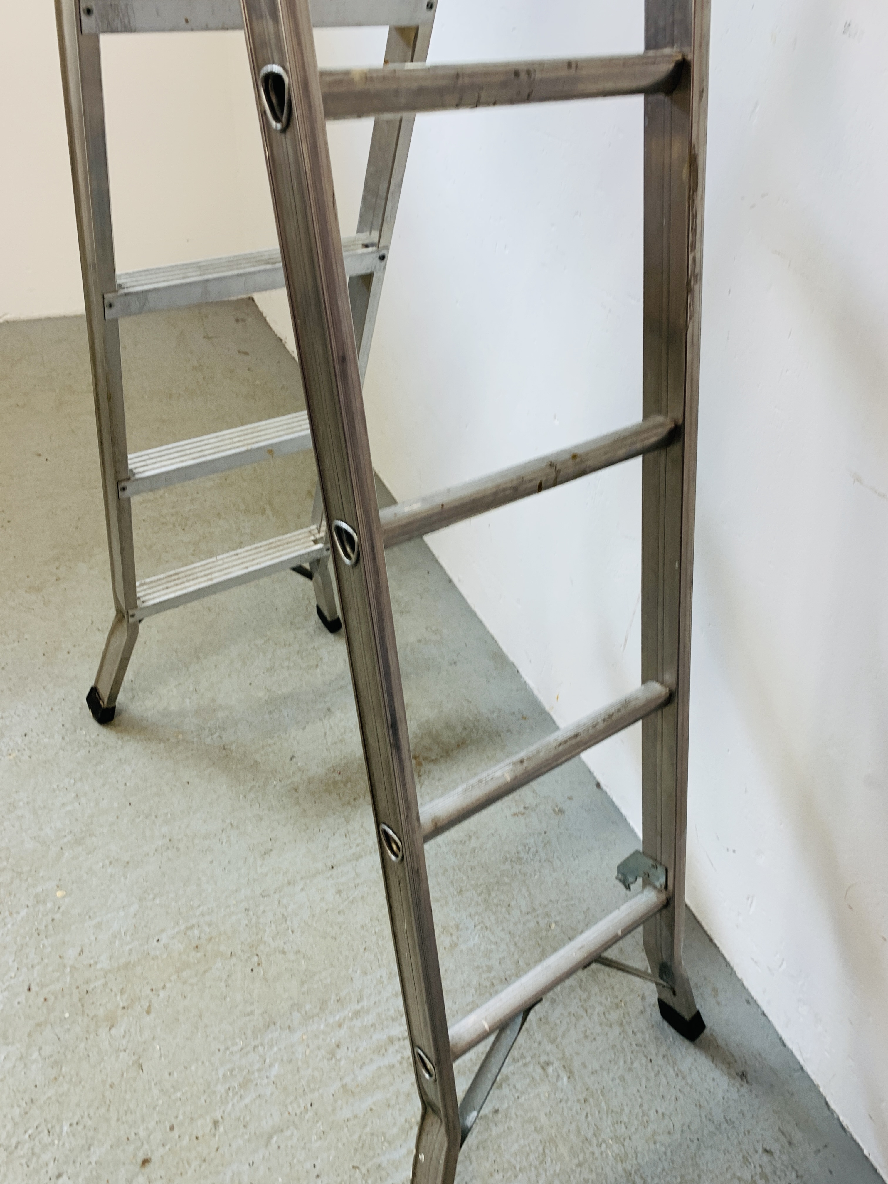 BELDRAY 3 IN 1 COMBINATION STEP LADDER - Image 4 of 5