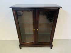 A STAG MINSTRAL TWO DOOR DISPLAY CABINET W 80CM, D 28CM, H 100CM.